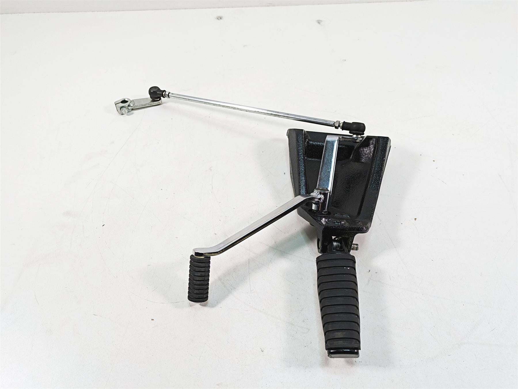 2016 Suzuki M109R VZR1800 Left Front Footpeg & Shifter Lever 43521-48G01 | Mototech271
