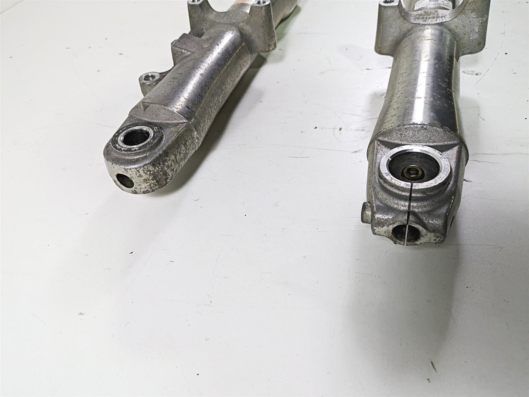 2012 Harley FLD Dyna Switchback Front Fork Leg Set 41mm 45400024 45400023 {{ shop.shopifyCountryName }} - Mototech271