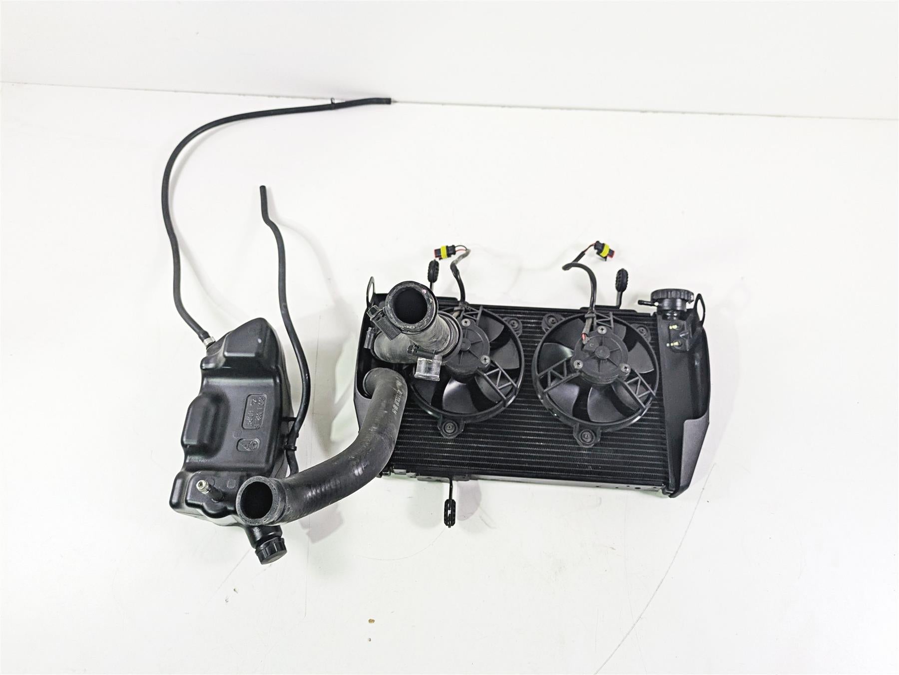 2015 Ducati Hypermotard 821 SP Radiator Fans Reservoir Hoses Set 54840981D {{ shop.shopifyCountryName }} - Mototech271