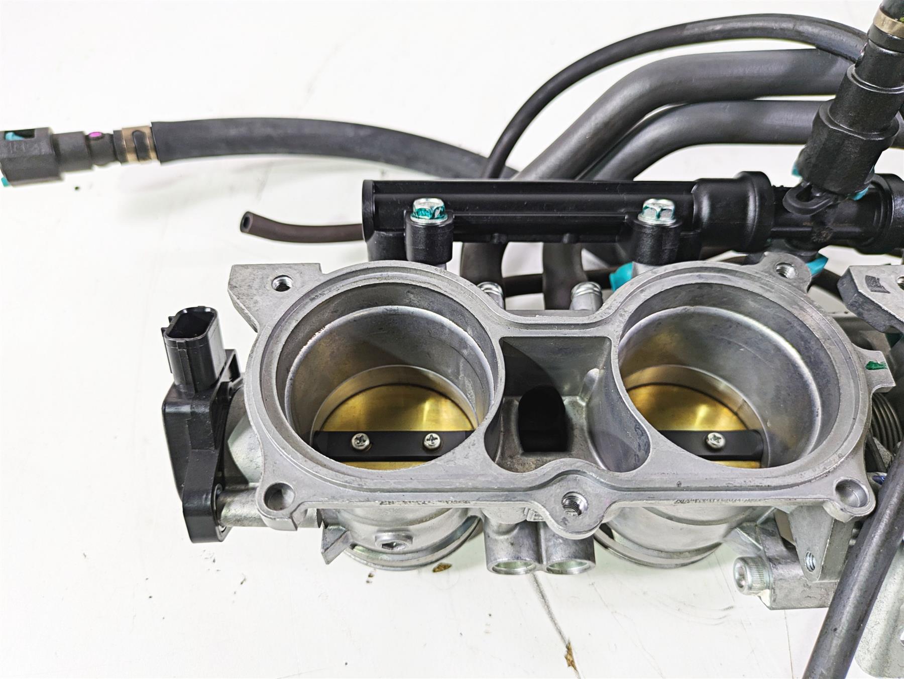 2008 Honda CBR1000RR SC59 Throttle Body Fuel Injectors 16400-MFL-671 {{ shop.shopifyCountryName }} - Mototech271