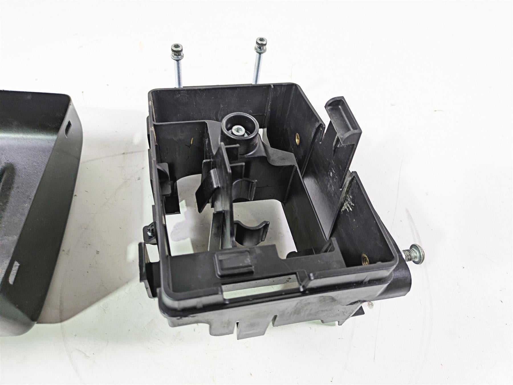 2016 Harley FXDWG Dyna Wide Glide Electric Tray Stay & Cover 70367-12 {{ shop.shopifyCountryName }} - Mototech271