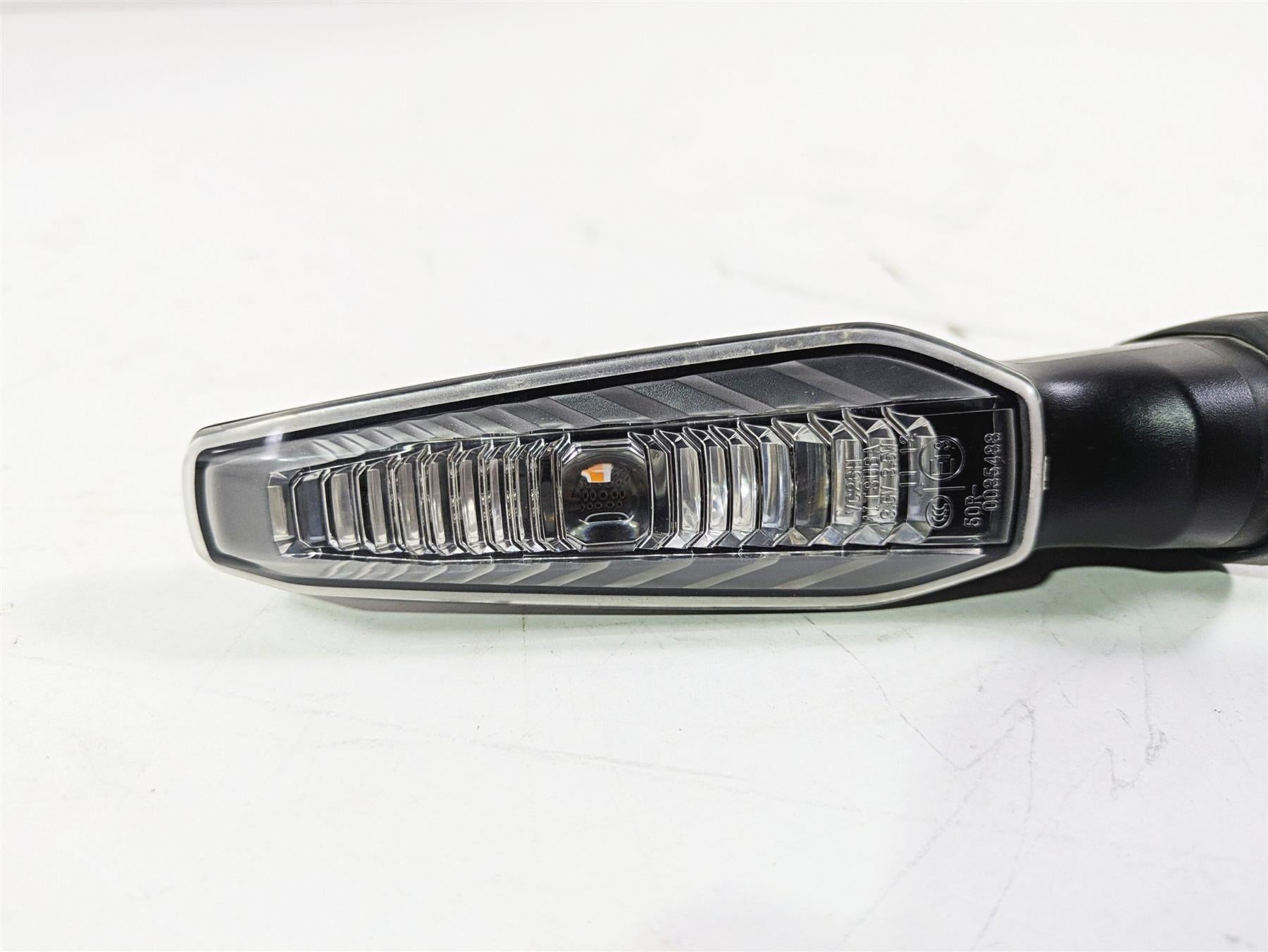 2020 Suzuki V-Strom 1050 XT Right Front Turn Signal Blinker 35601-06L00 {{ shop.shopifyCountryName }} - Mototech271