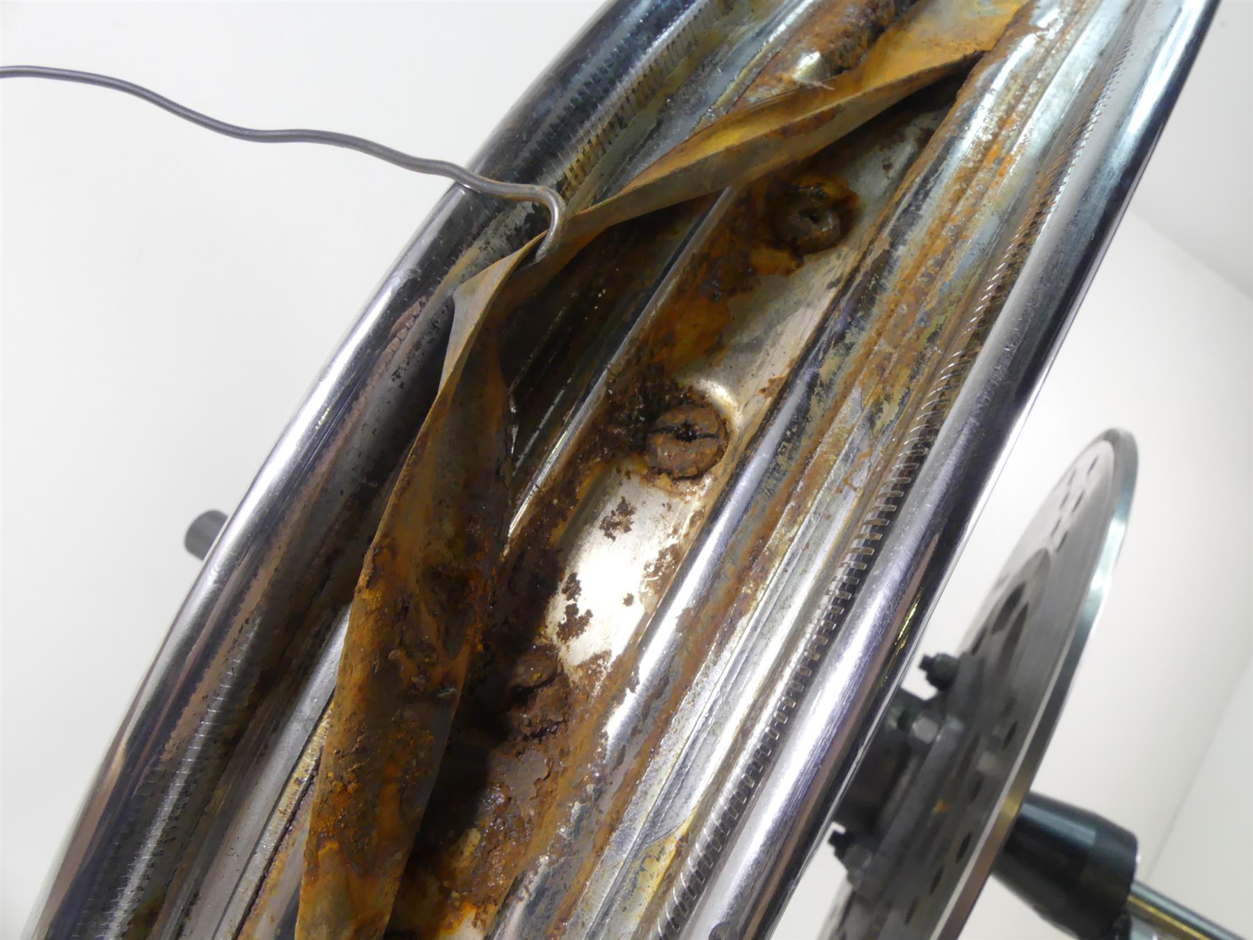 1993 Harley FXSTS Softail Springer Front Chrome Spoke Wheel Rim 21x2.15 43676-88 {{ shop.shopifyCountryName }} - Mototech271