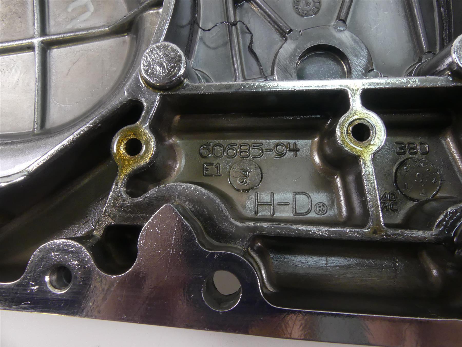 1995 Harley Touring FLHTCU Electra Glide Outer Primary Clutch Cover 60685-94 {{ shop.shopifyCountryName }} - Mototech271