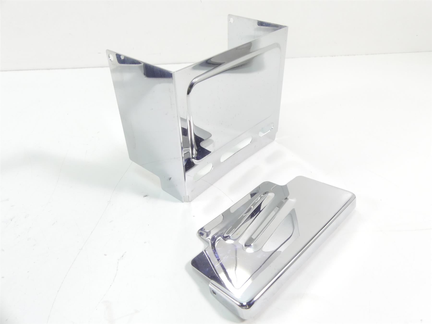 1995 Harley Dyna FXDL Low Rider Electrical Battery Chrome Cover Carrier 66347-91 {{ shop.shopifyCountryName }} - Mototech271