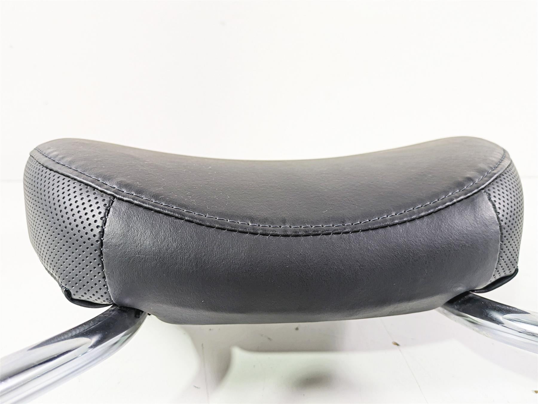 2019 Indian Chieftain Limited Rear Backrest Sissy Bar Quick Release 2884186 {{ shop.shopifyCountryName }} - Mototech271