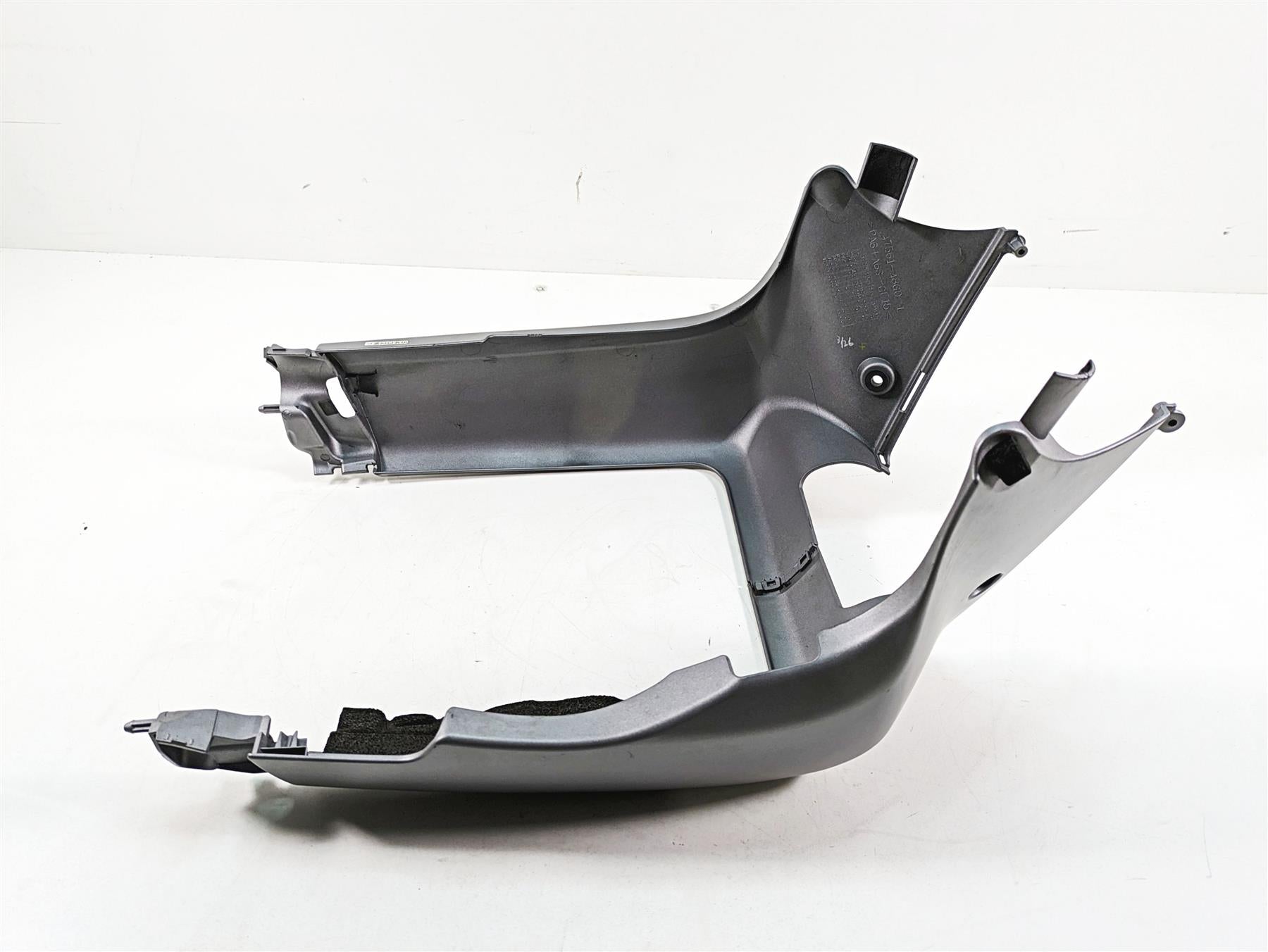 2016 Suzuki M109R VZR1800 Radiator Fairing Cover Cowl Set - Read 47561-48G0 {{ shop.shopifyCountryName }} - Mototech271