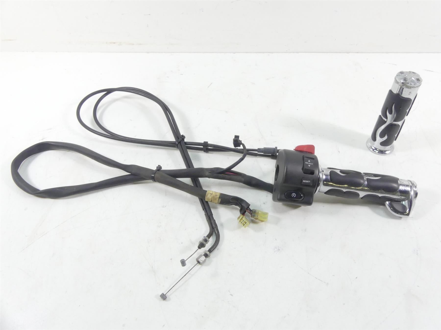 2007 Yamaha XVS1300 V-Star Right Hand Start Kill Control Switch 3D8-83972-00-00