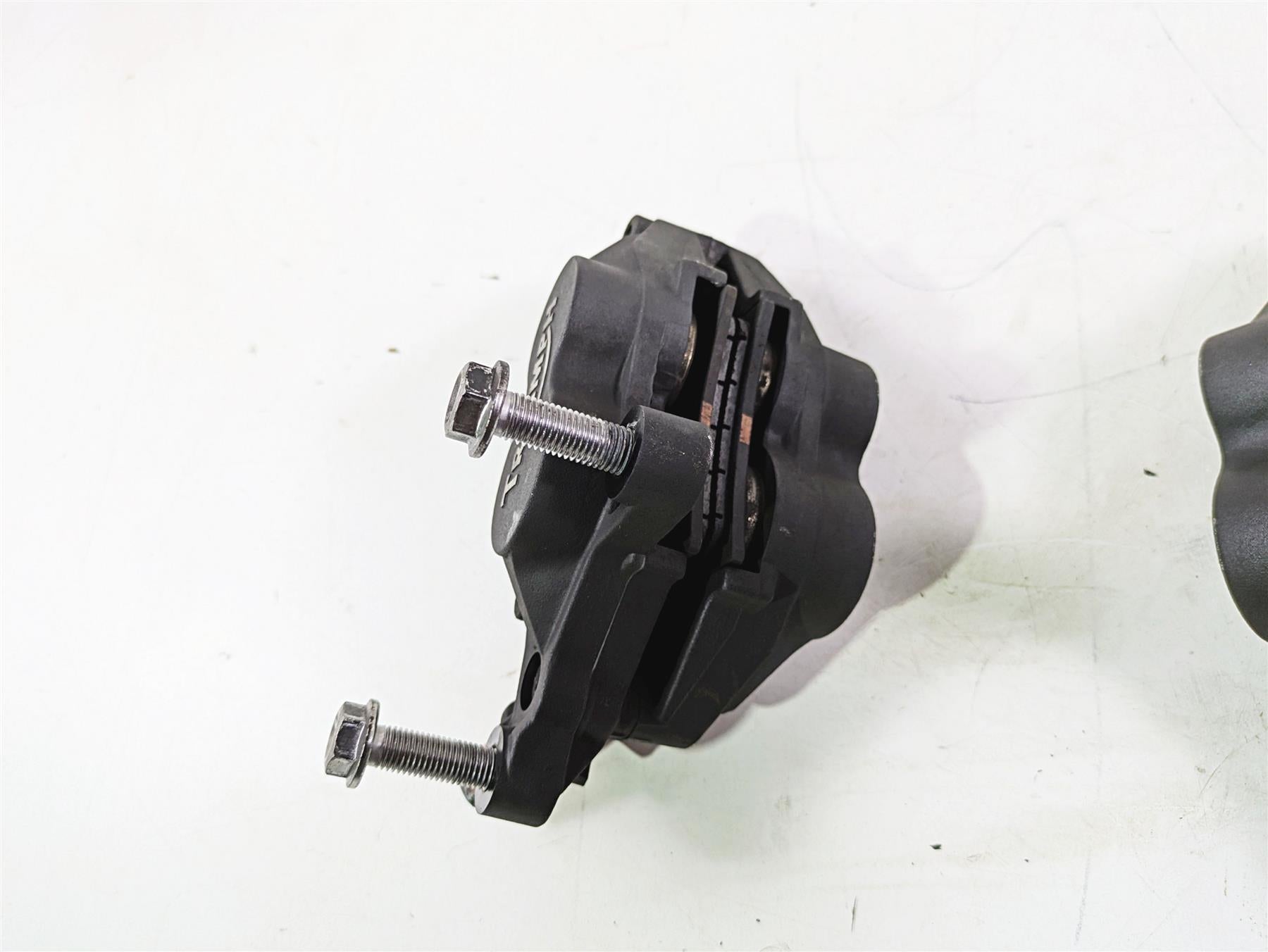 2013 Triumph Tiger 1215 Explorer Front Brake Caliper Abs Set T2020955 T2020965 {{ shop.shopifyCountryName }} - Mototech271