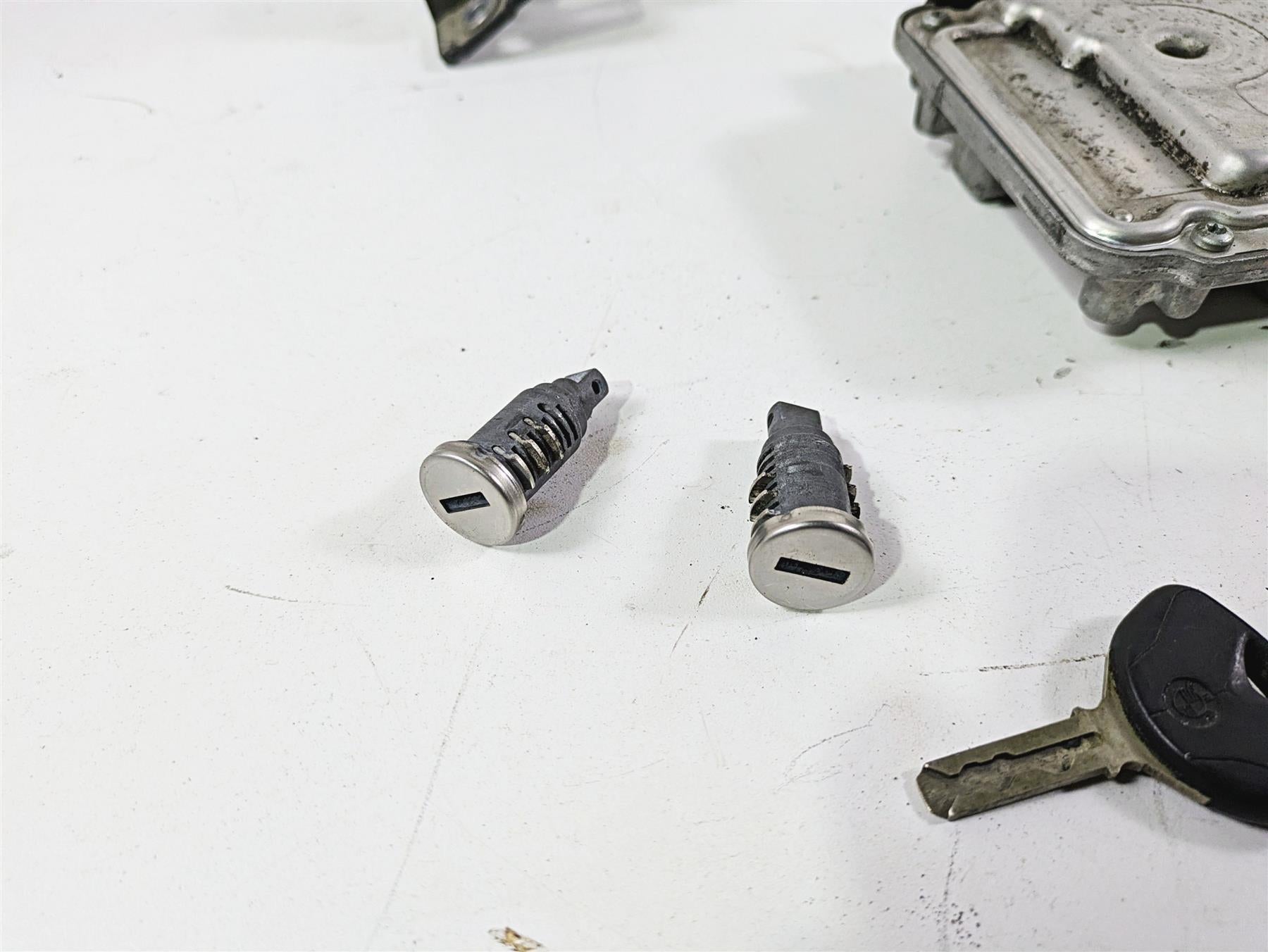 2009 BMW R1200RT K26 Cdi Ecu Ignition Switch Keys Set - Read 13618521661 7722565 {{ shop.shopifyCountryName }} - Mototech271