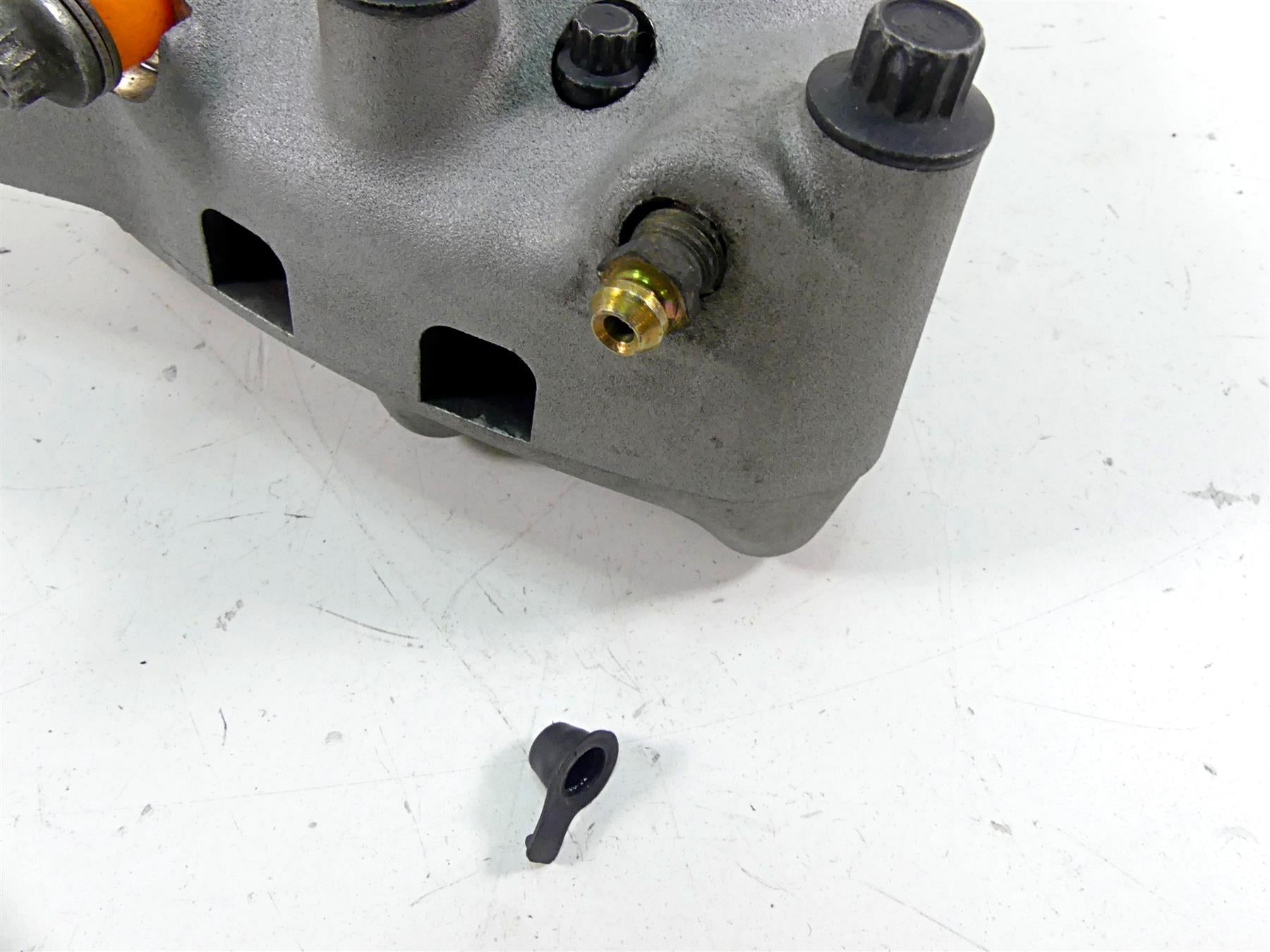 2006 Harley Touring FLHTCU SE E-Glide Rear Brake Caliper & Bracket 44423-02C {{ shop.shopifyCountryName }} - Mototech271