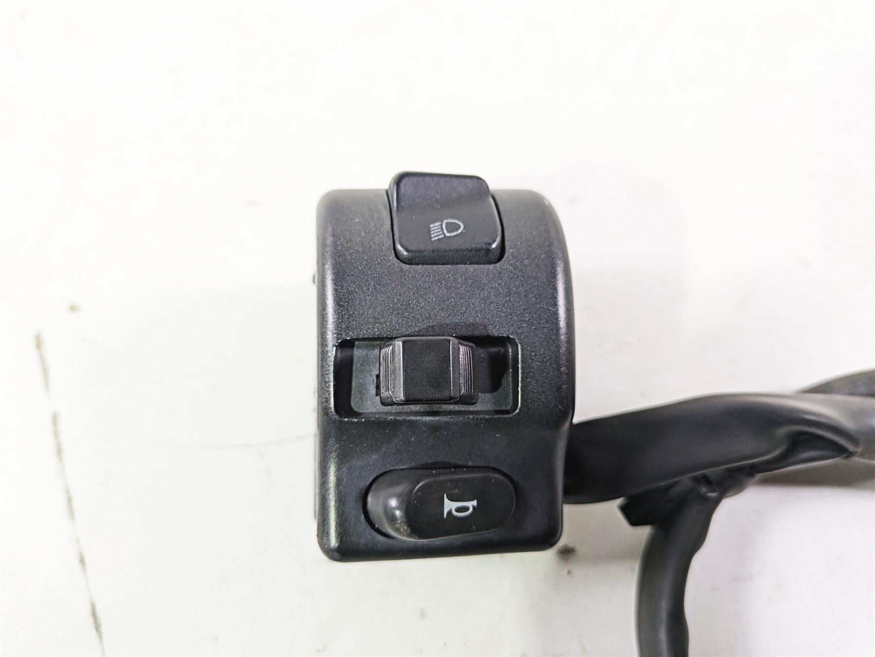 2007 Yamaha XVS1300 V-Star Tour Left Hand Control Switch 3D8-83973-00-00 {{ shop.shopifyCountryName }} - Mototech271