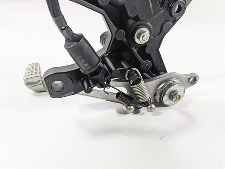 2020 Kawasaki Z900 ZR900 Right Footpeg & Brake Pedal Set - Read 35063-1442-18R {{ shop.shopifyCountryName }} - Mototech271
