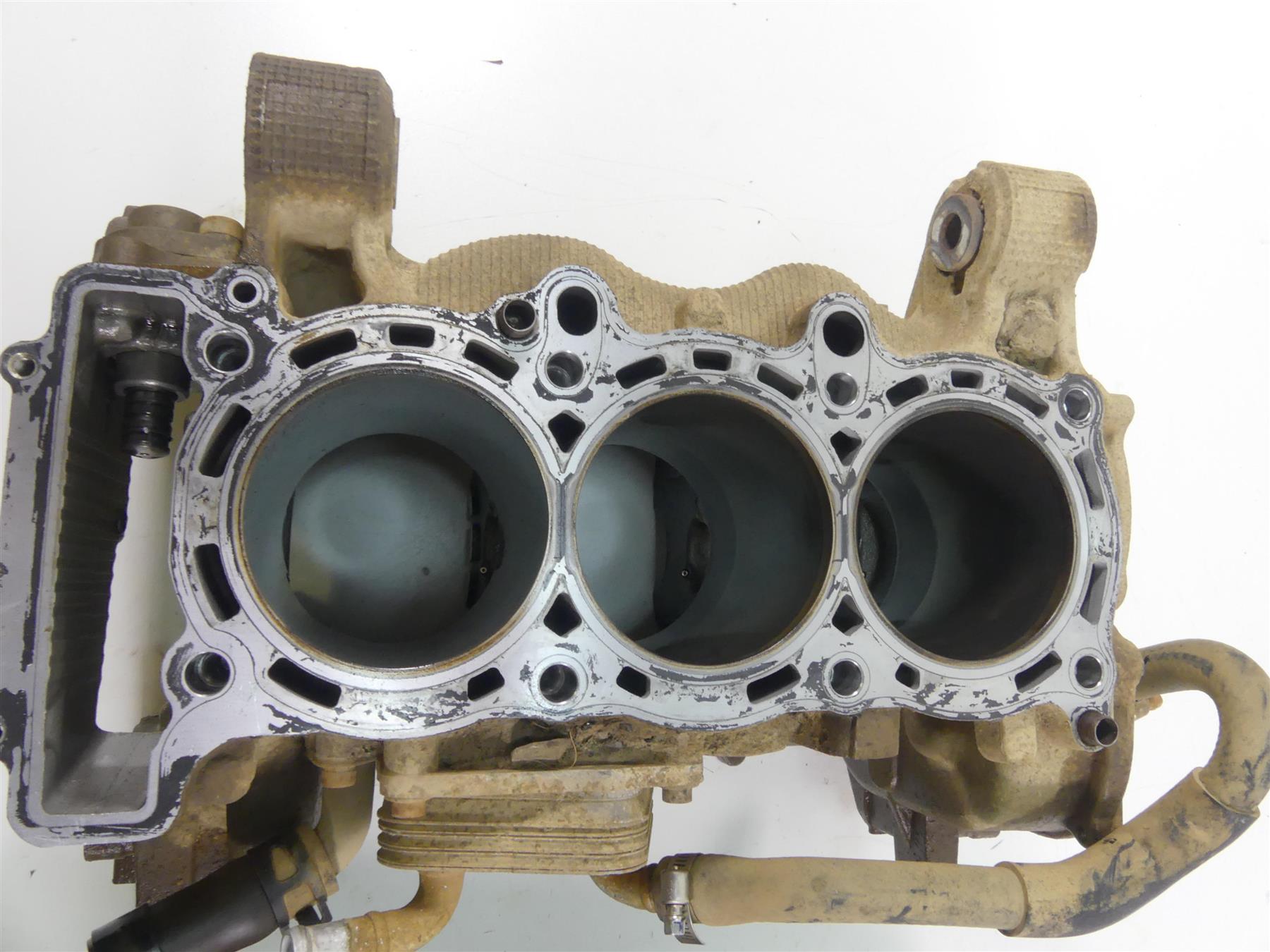 2016 Yamaha YXZ1000 R EPS SE Engine Motor Crank Case Set 2HC-15109-08-00 {{ shop.shopifyCountryName }} - Mototech271