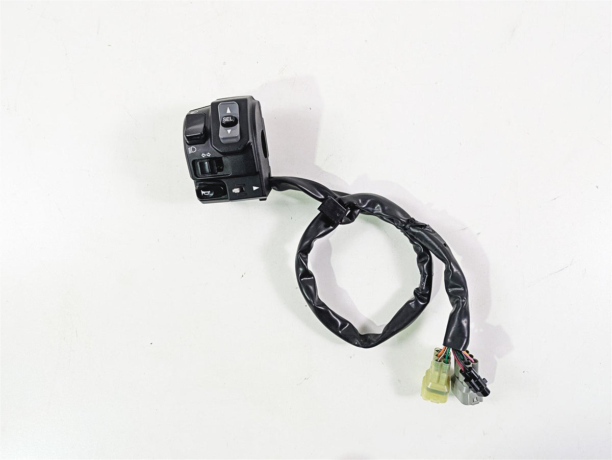 2020 Kawasaki Z900 ZR900 Left Blinker Hand Control Switch - Read 46091-0492 {{ shop.shopifyCountryName }} - Mototech271