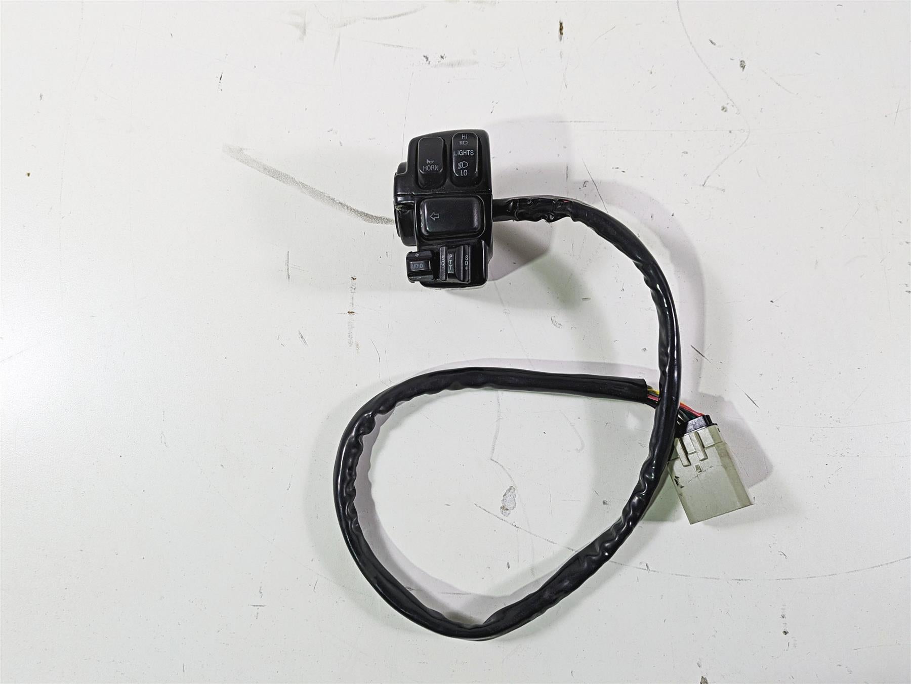2008 Harley Touring FLHTCU E-Glide 105TH Left Hand Control Switch Audio 71682-06 {{ shop.shopifyCountryName }} - Mototech271