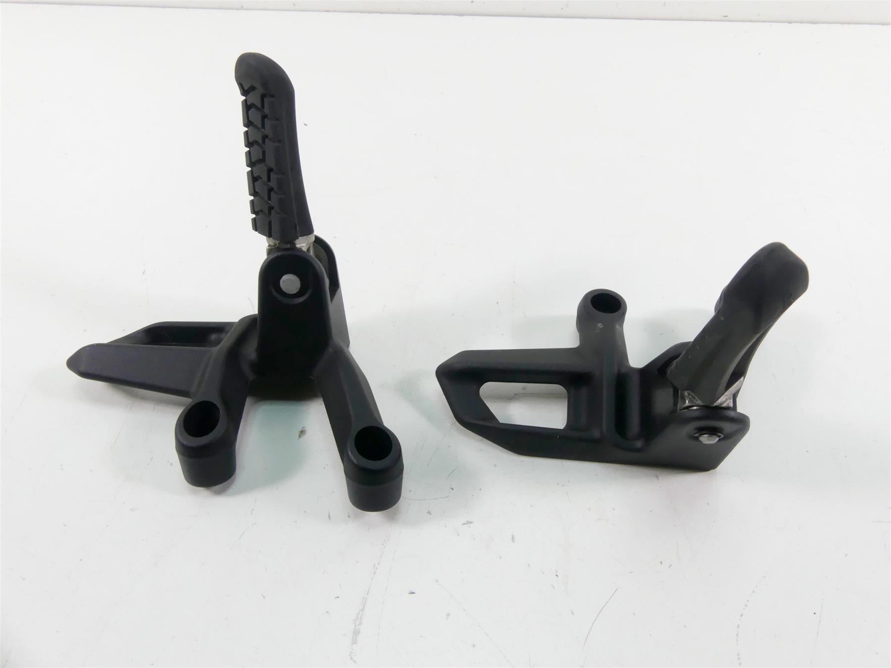 2015 KTM 1290 Adventure Rear Passenger Foot Peg Set 60303048000 60303049000 {{ shop.shopifyCountryName }} - Mototech271