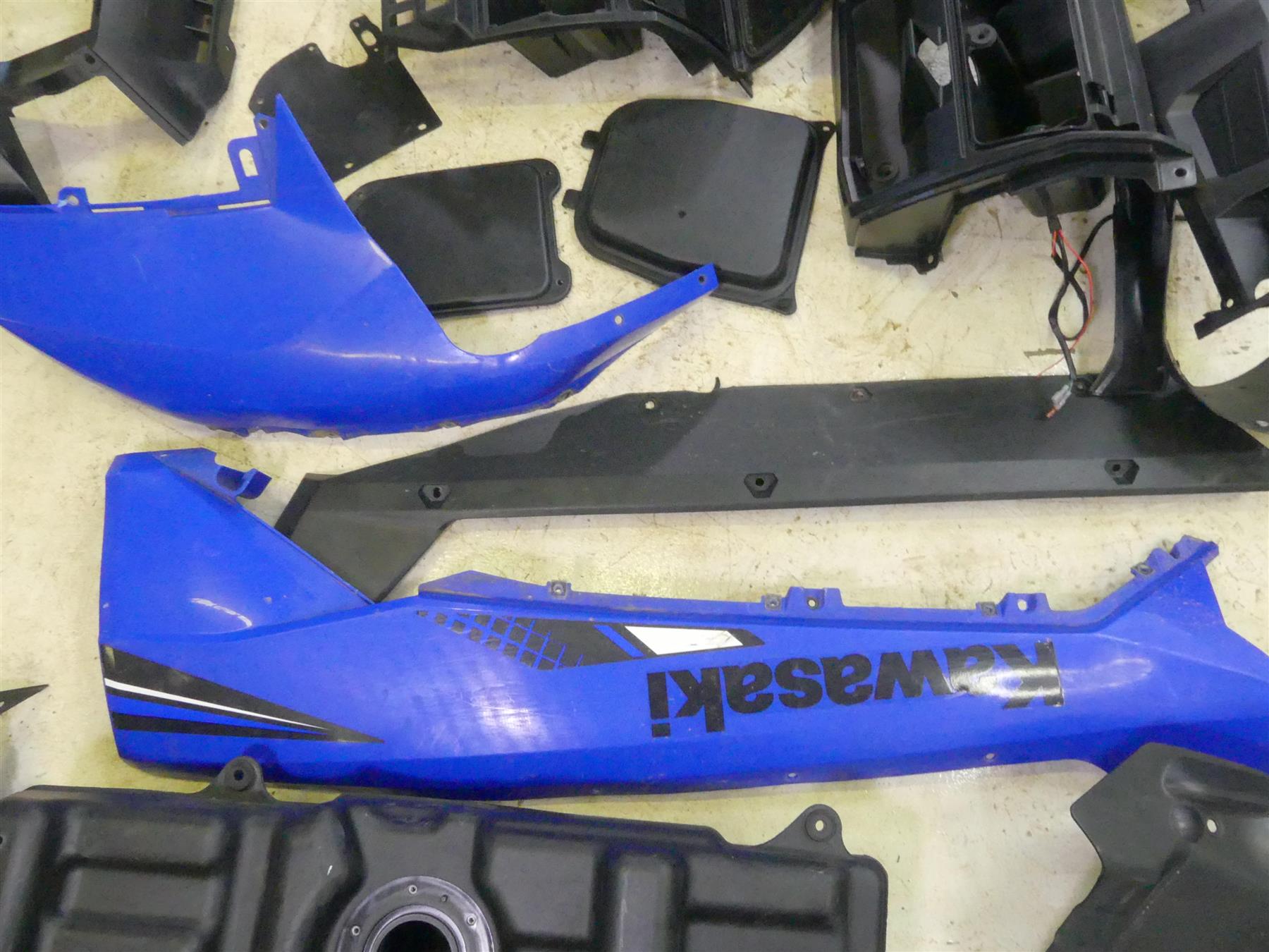 2021 Kawasaki Teryx KRX KRF 1000 Fairing Interior Cover Plastics 35038-0014-40D {{ shop.shopifyCountryName }} - Mototech271