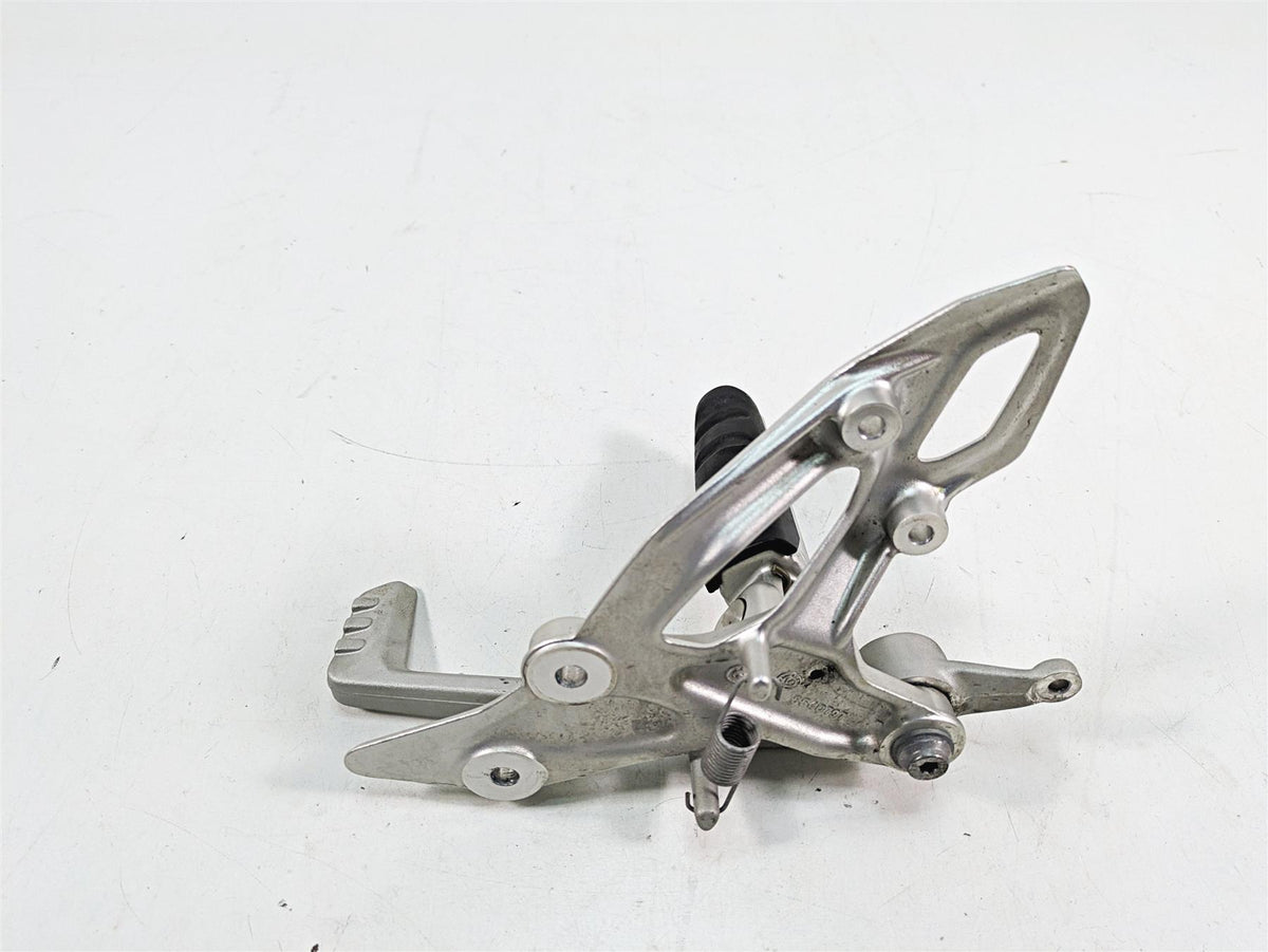 2016 BMW R1200R K53 Right Rider Footpeg & Brake Pedal Lever Set 46718540797 {{ shop.shopifyCountryName }} - Mototech271