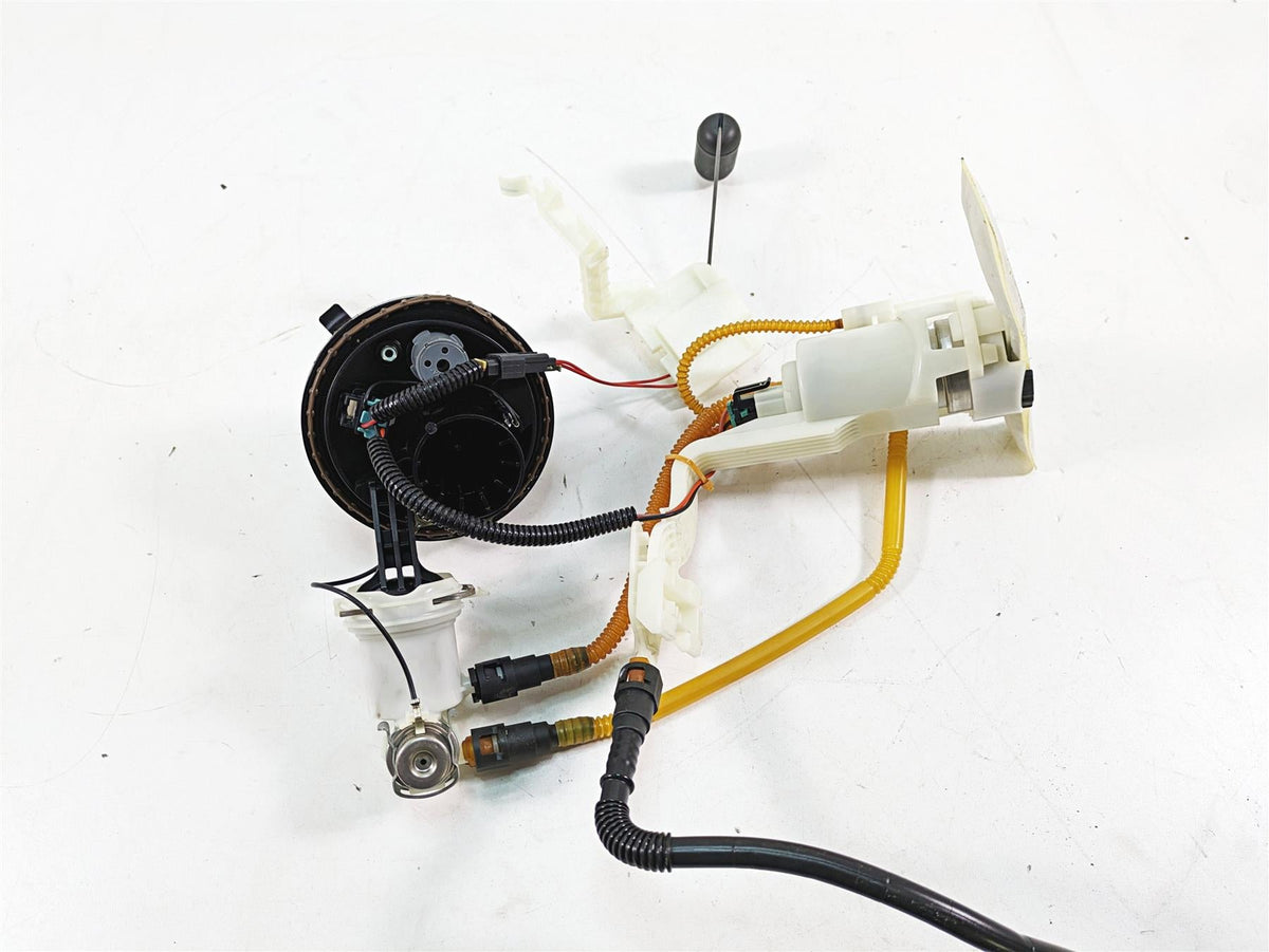 2019 Harley Touring FLHX Street Glide Fuel Gas Petrol Pump 62908-08 75069-08D {{ shop.shopifyCountryName }} - Mototech271