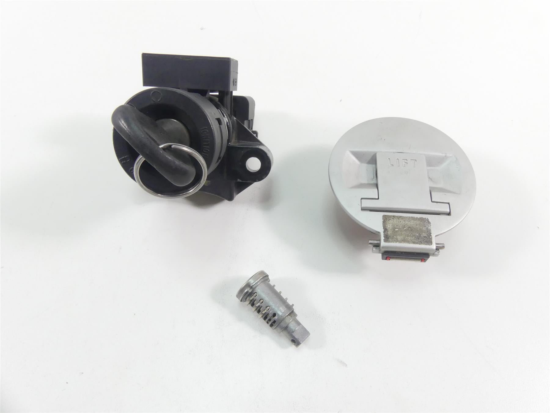 2013 BMW F800GS STD K72 Ignition Switch Gas Cap Key Lock Set -Read 51257700072 {{ shop.shopifyCountryName }} - Mototech271