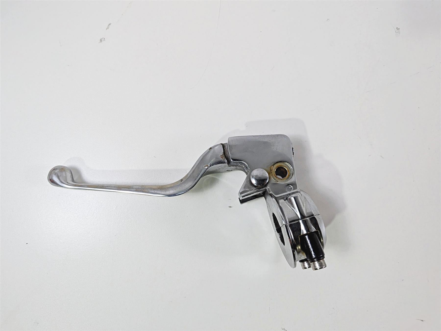 1993 Harley Touring FLHTCU Electra Glide Chrome Clutch Perch & Lever 38608-82B {{ shop.shopifyCountryName }} - Mototech271