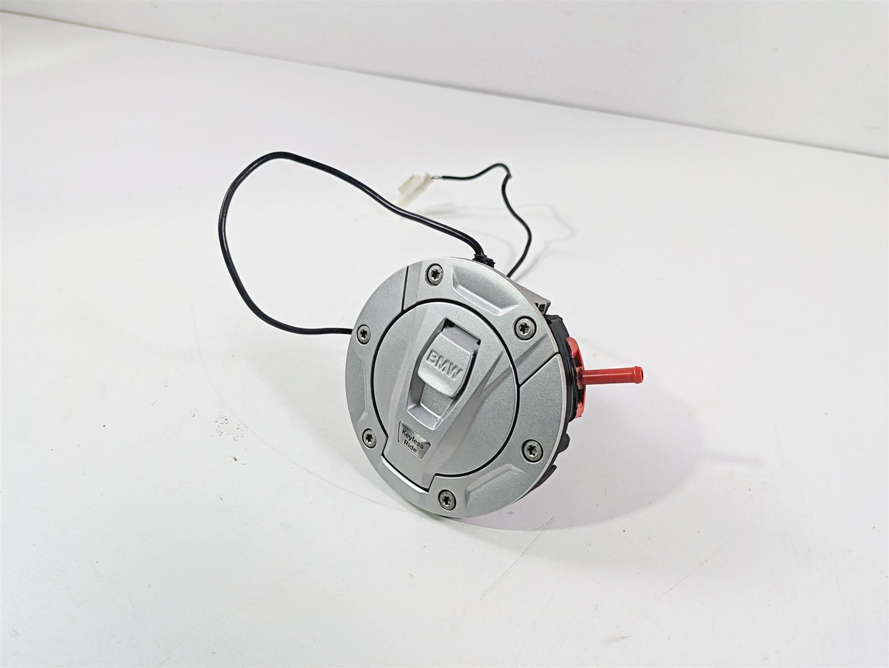 2016 BMW R1200RT K52 Keyless Fuel Gas Petrol Tank Lid Cap 16118552106 {{ shop.shopifyCountryName }} - Mototech271