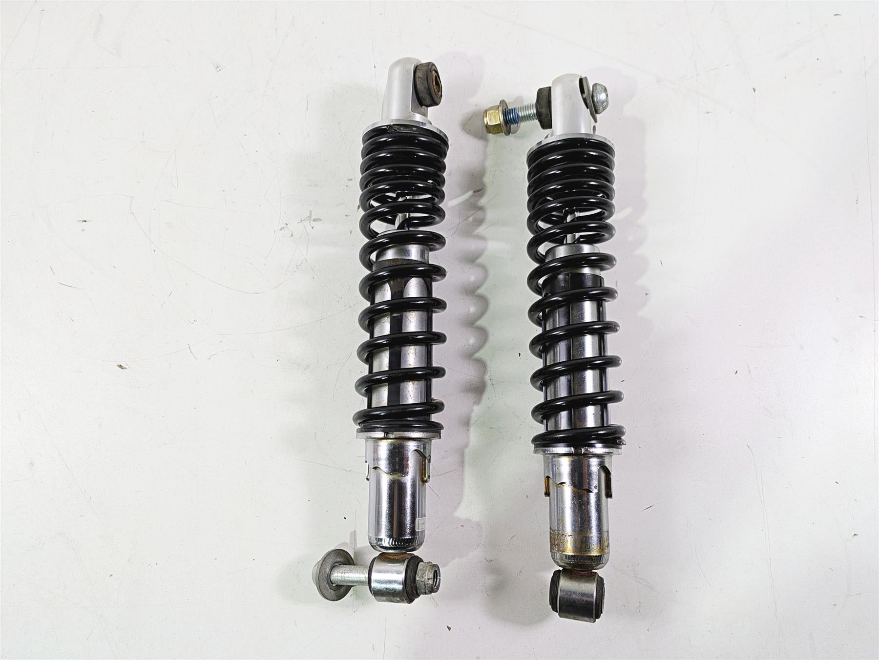 2013 Harley VRSCF Muscle Rod Rear Shock Damper Set 13" - READ 54617-09 {{ shop.shopifyCountryName }} - Mototech271
