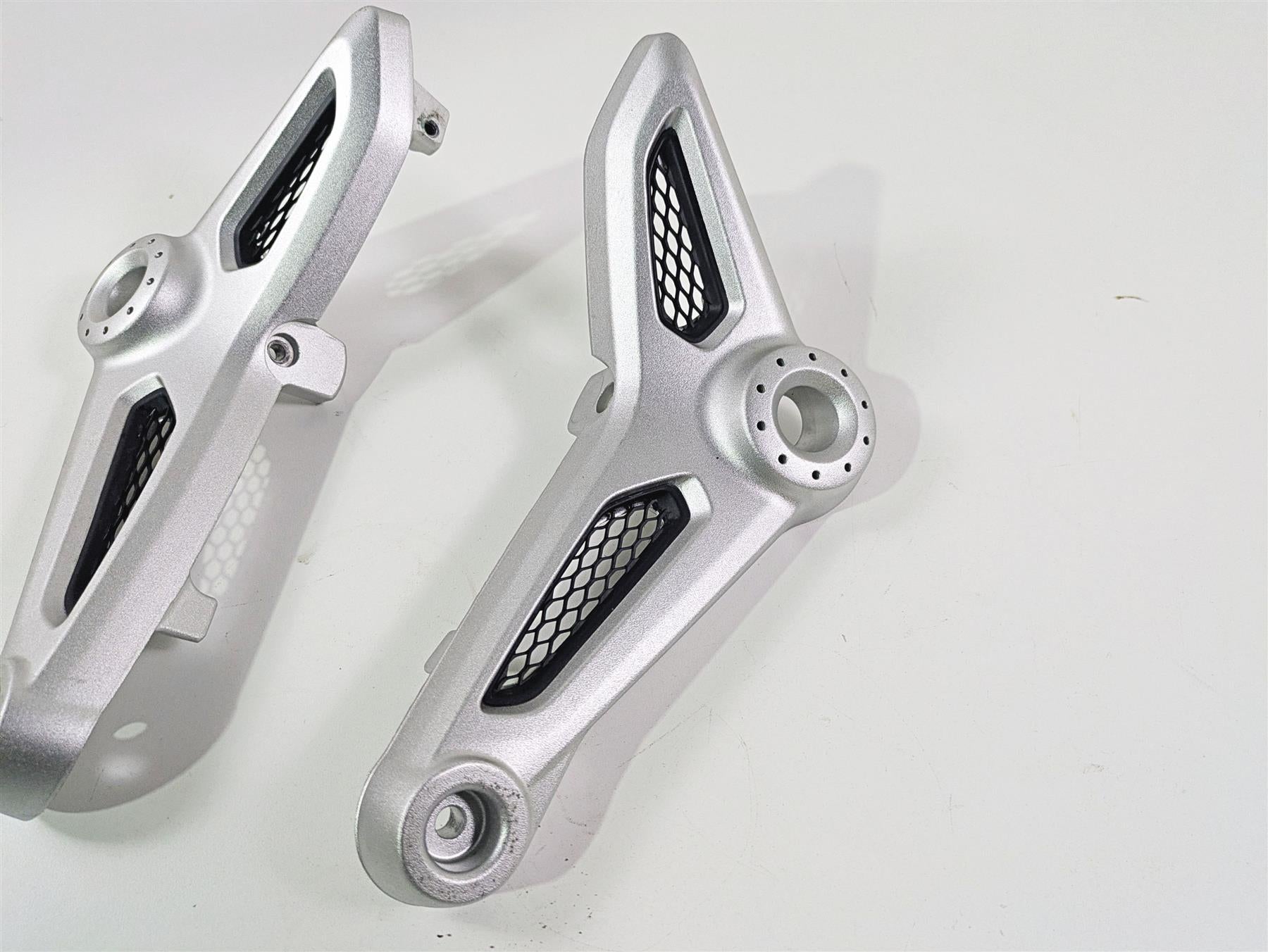 2022 BMW RnineT Pure K22 Under Riders Seat Support Fairing Set 46638531189 {{ shop.shopifyCountryName }} - Mototech271