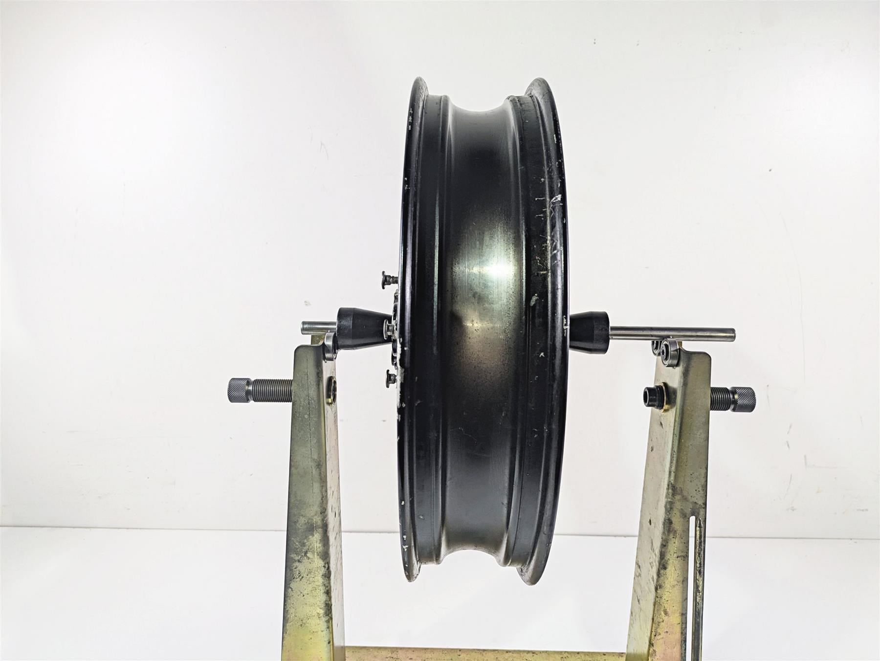2016 Kawasaki ZX10R Ninja Straight 17x3.5 Front Wheel Rim 41073-0677-18F {{ shop.shopifyCountryName }} - Mototech271