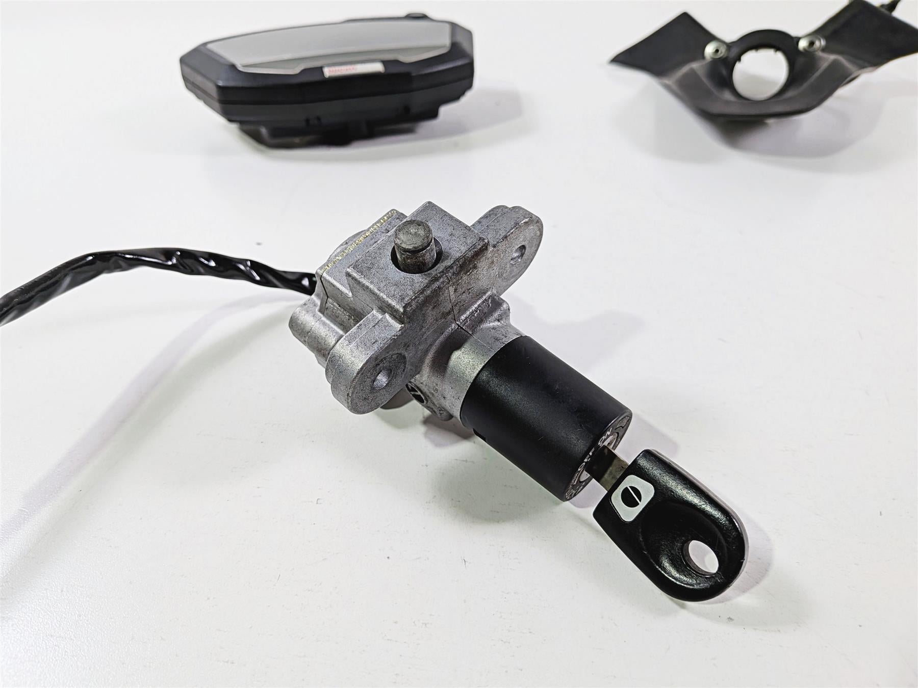 2008 Ducati 1098 SBK Speedometer Ignition Switch Key Set 40610602A 59820541A-Mototech271