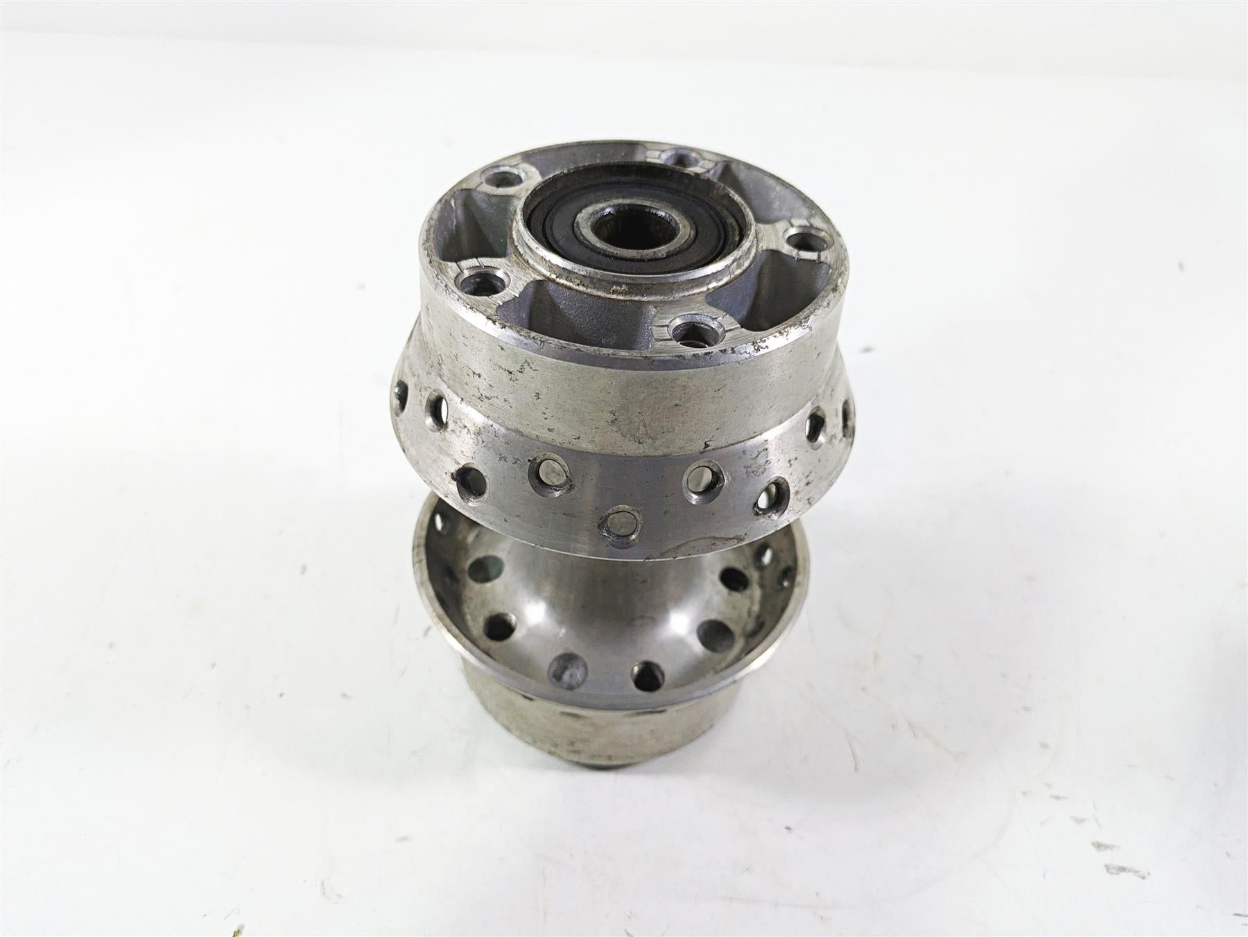 2003 Harley Dyna FXDL Low Rider 100TH Rear Wheel Hub 3/4" bearings 40975-05A {{ shop.shopifyCountryName }} - Mototech271