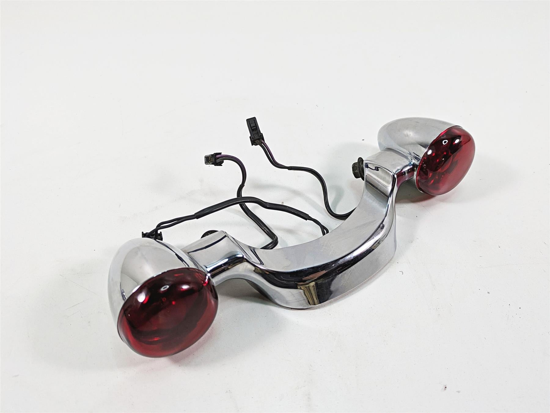 2006 Harley Touring FLHXI Street Glide Rear Blinker Turn Signal Bar 68629-05 {{ shop.shopifyCountryName }} - Mototech271