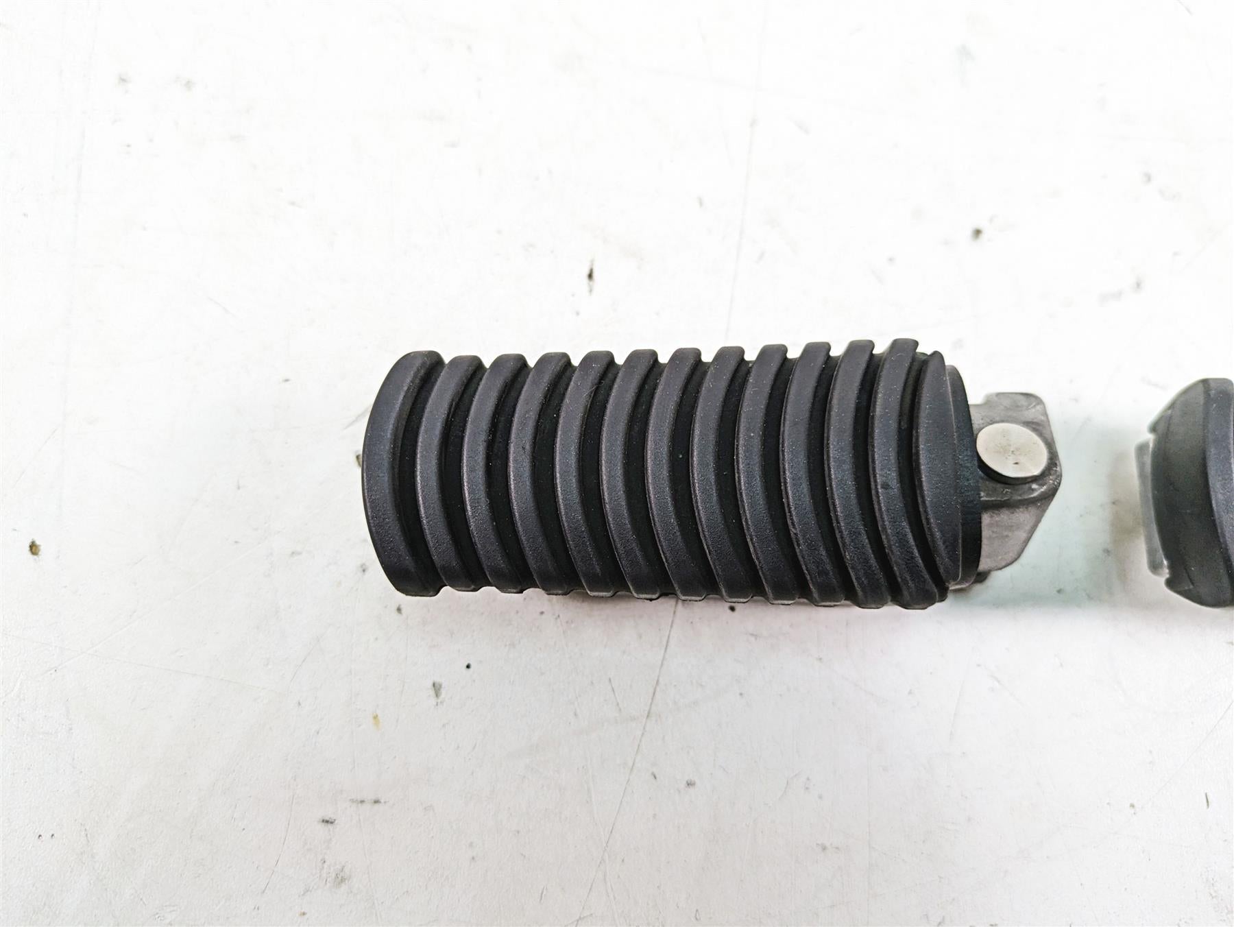 2007 BMW R1200GS K255 Adv Passenger Pillion Footpeg Foot Peg Set 46717664225 {{ shop.shopifyCountryName }} - Mototech271