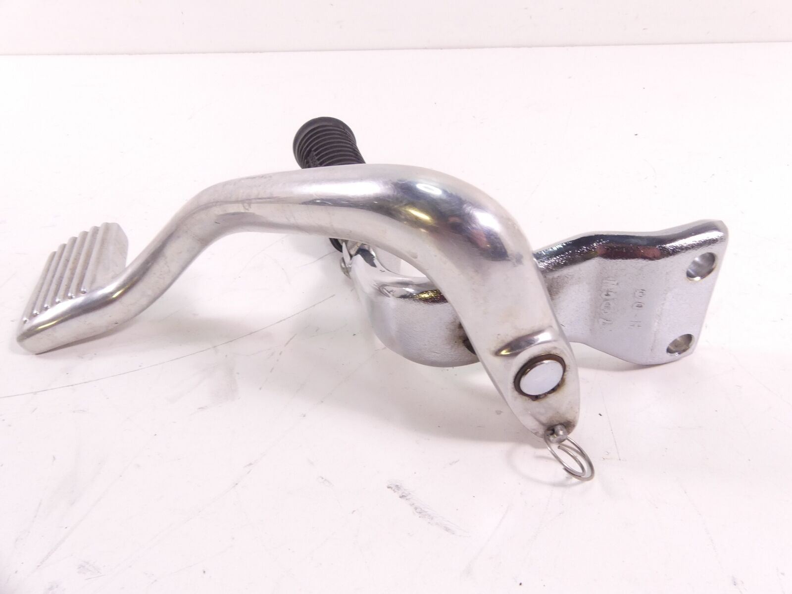 2009 Harley FXDC Dyna Super Glide Right Rider Driver Footpeg Brake Pedal 50649-9 {{ shop.shopifyCountryName }} - Mototech271