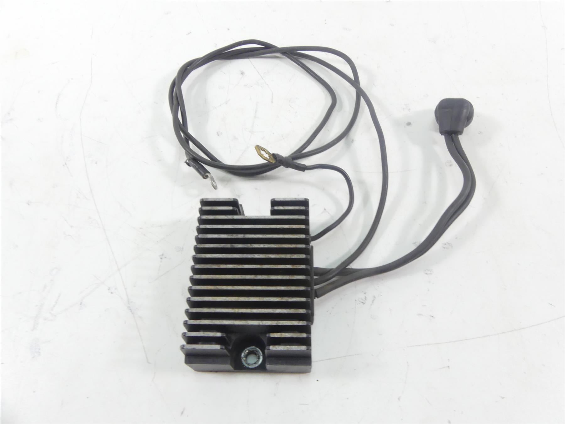 1995 Harley Dyna FXDL Low Rider Rectifier Voltage Regulator 74519-88B {{ shop.shopifyCountryName }} - Mototech271