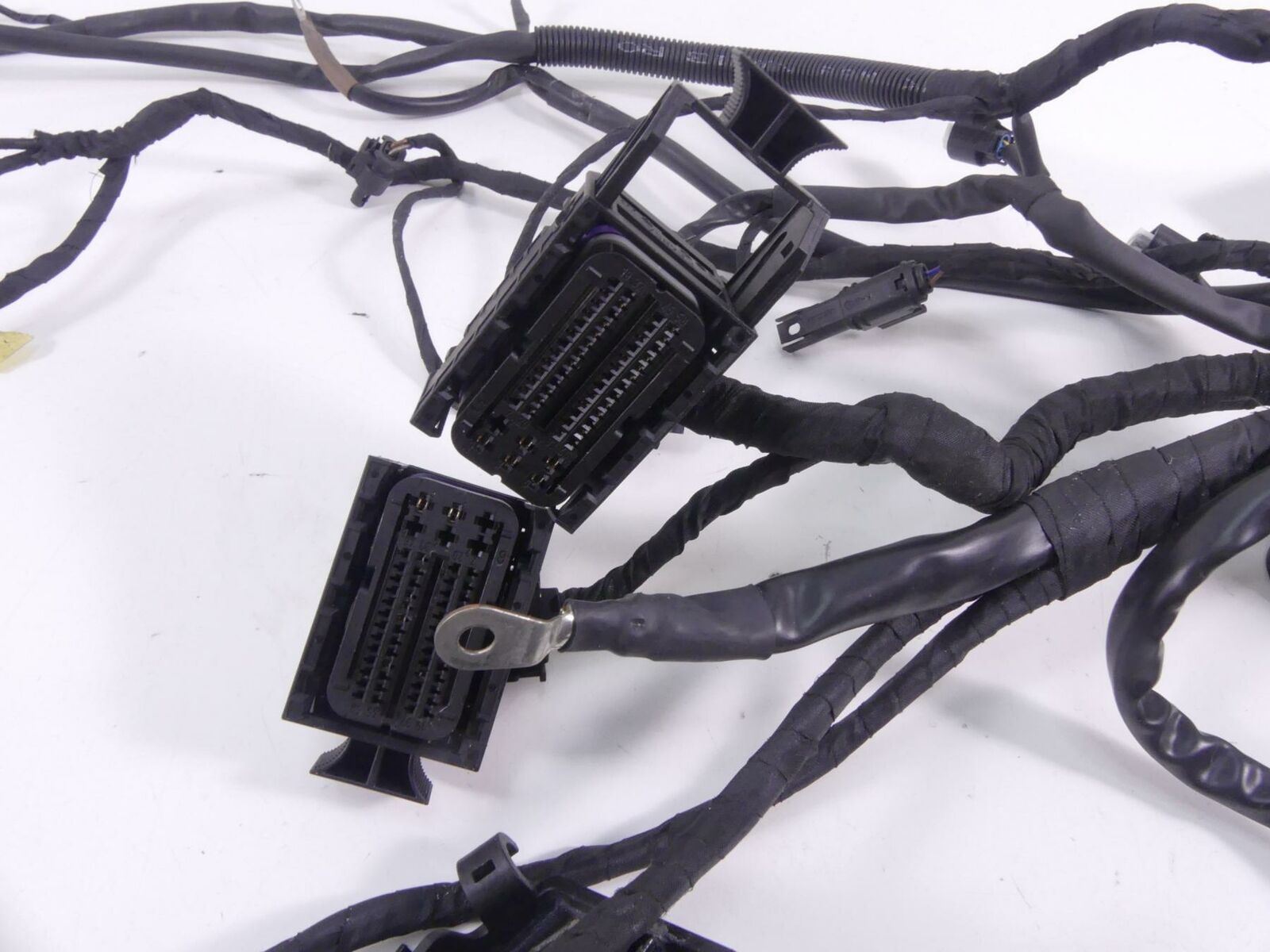 2017 BMW F800GS K72 Engine & Main Wirin Harness Esa -No Cuts 61118566632 {{ shop.shopifyCountryName }} - Mototech271