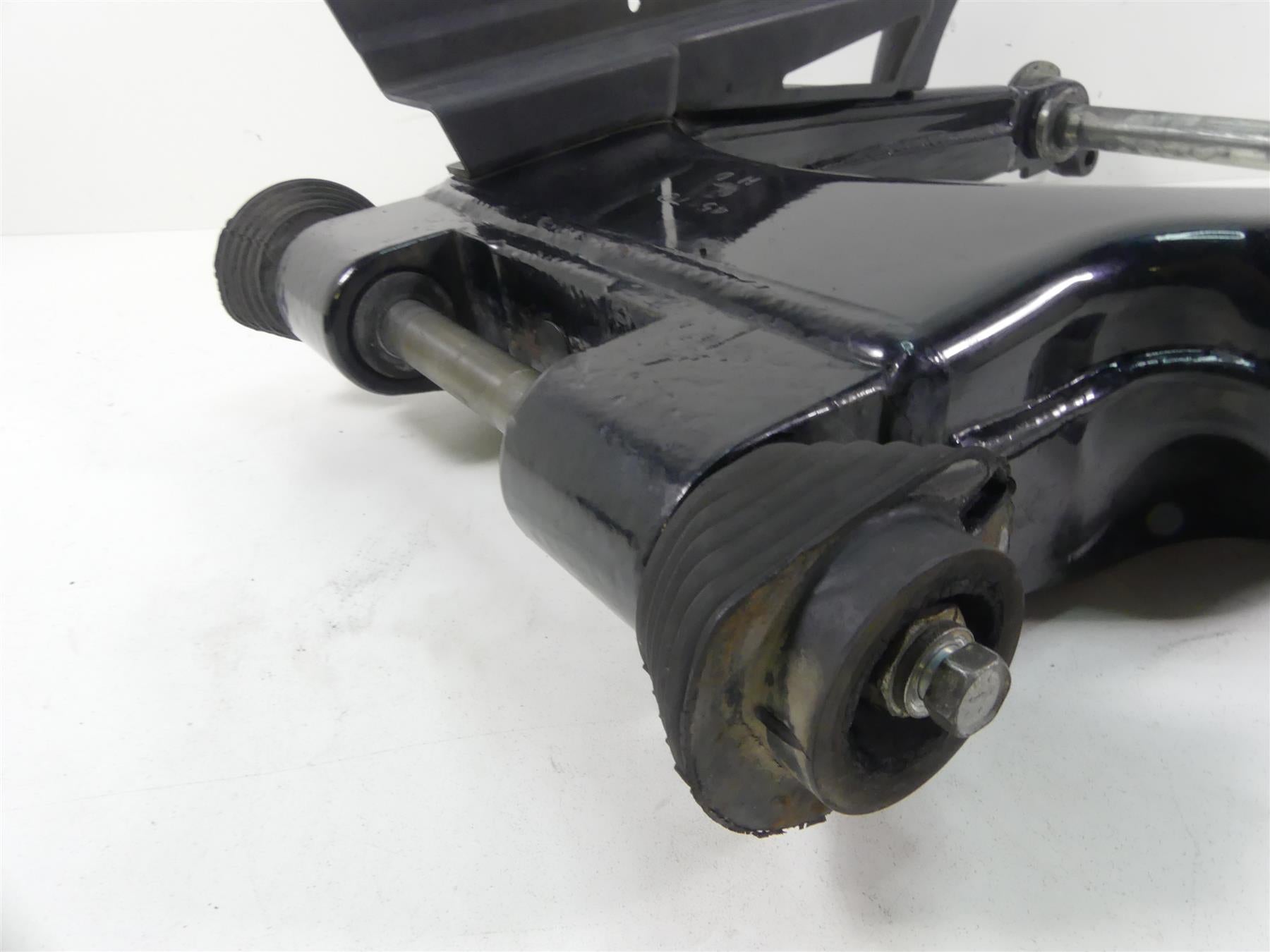 2012 Harley CVO FLHX SE3 Street Glide Rear Swingarm Swing Arm + Axle 45470-09 {{ shop.shopifyCountryName }} - Mototech271