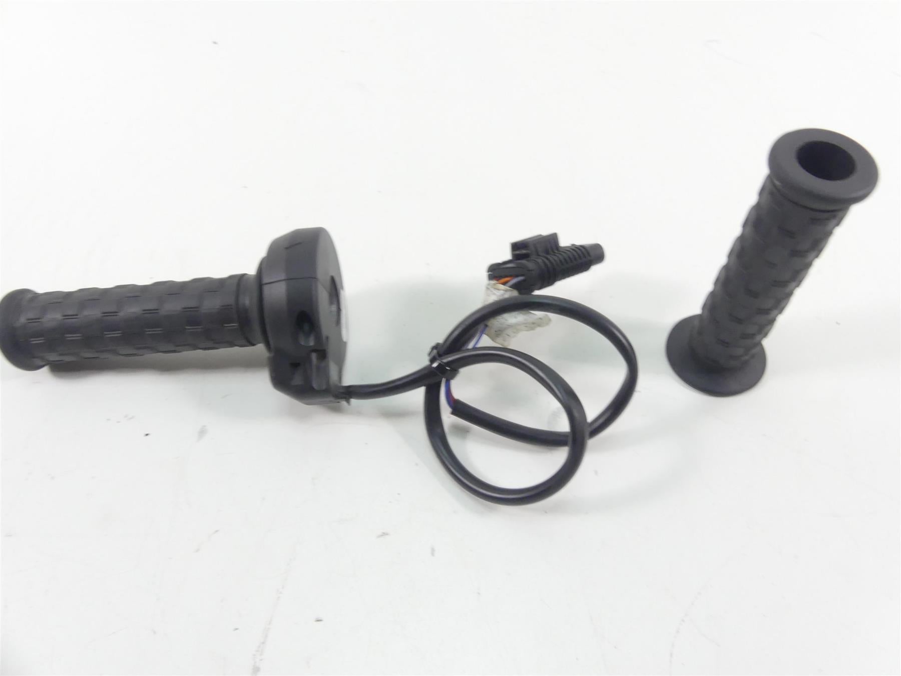 2022 Indian FTR1200 S Ride Fly By Wire Sensor + Grip Set 2414219