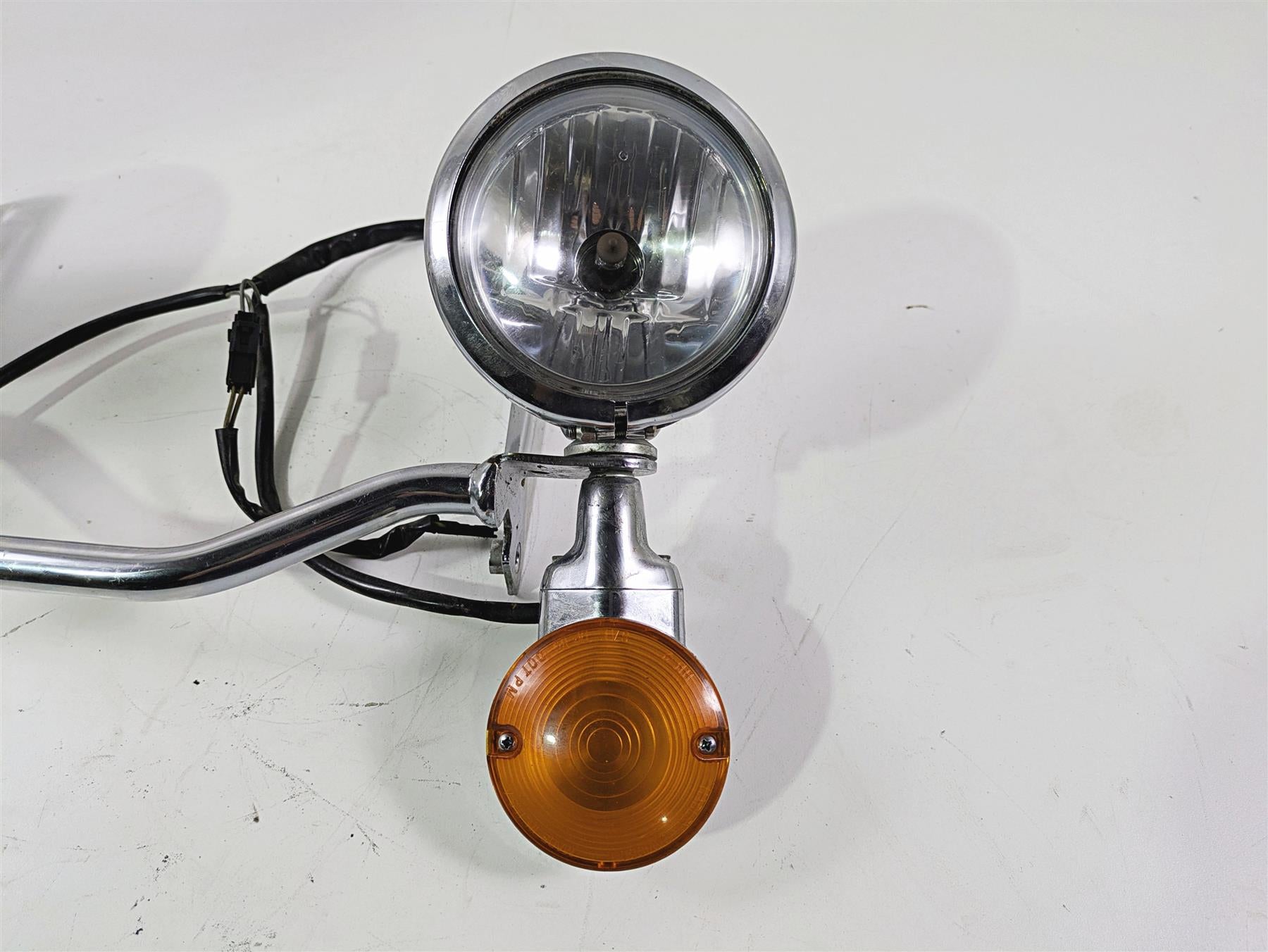 2017 Harley Softail Heritage Classic FLSTC Front Spotlight Blinker READ 58082-02 {{ shop.shopifyCountryName }} - Mototech271