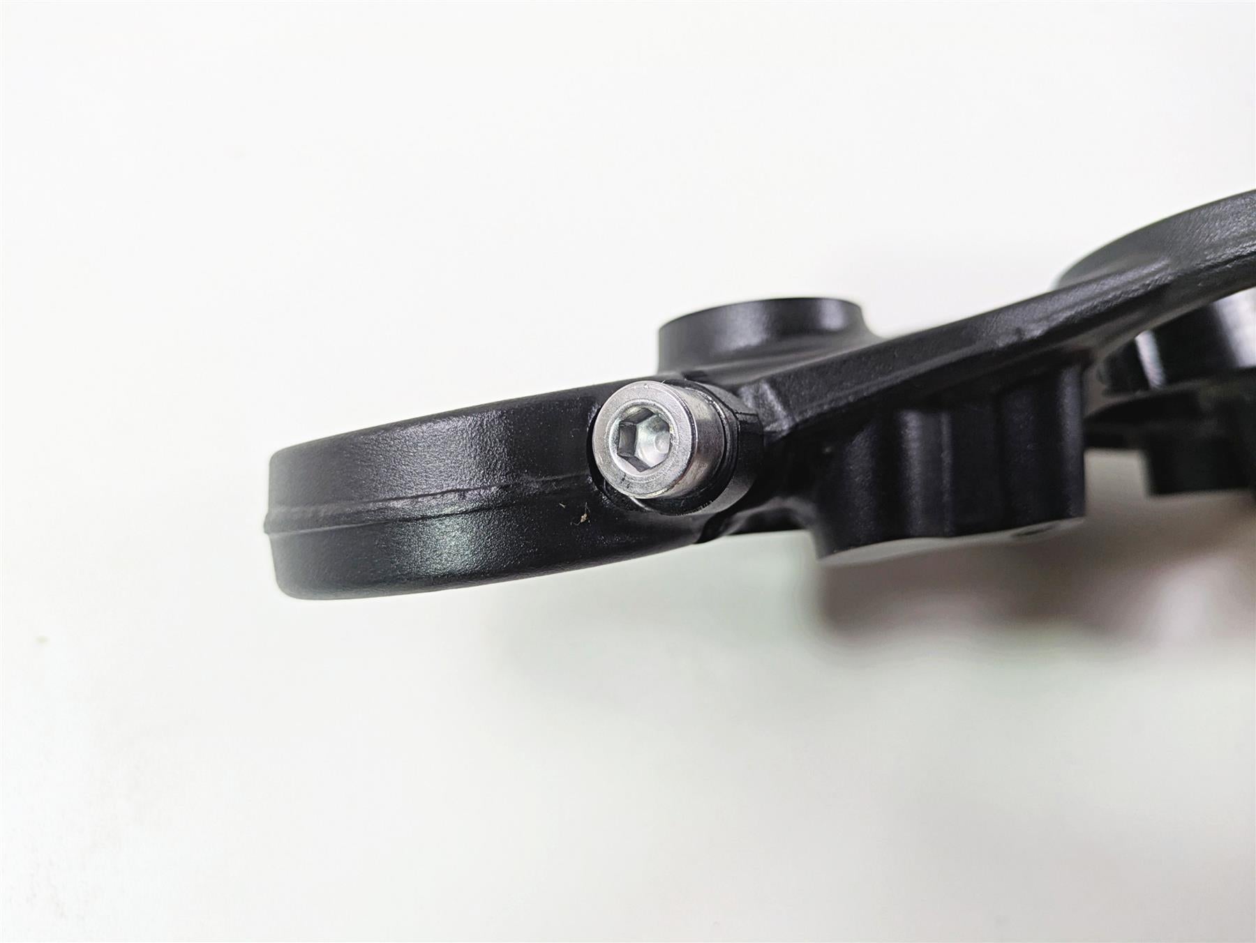 2024 Triumph Street Triple 765 R Upper Triple Tree Steering Clamp T2041726 {{ shop.shopifyCountryName }} - Mototech271