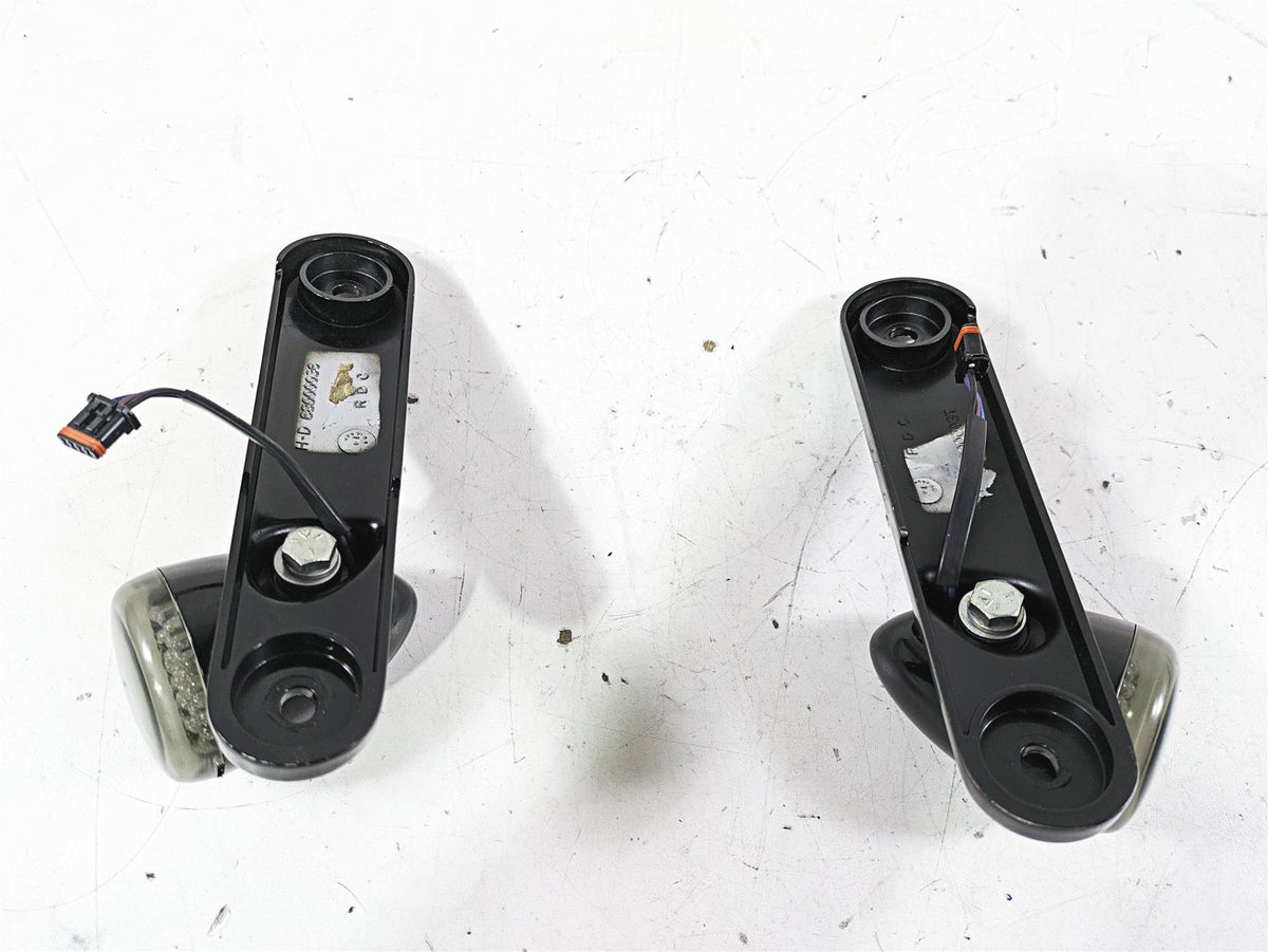 2015 Harley Touring FLHXS Street Glide Front Led Blinker & Mount Set 68000036 {{ shop.shopifyCountryName }} - Mototech271