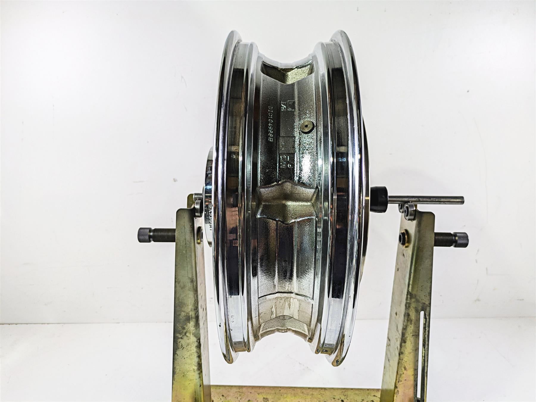 2011 Harley Touring CVO E-Glide Front Rear Agitator Chrome Wheel Set 47957-10 {{ shop.shopifyCountryName }} - Mototech271