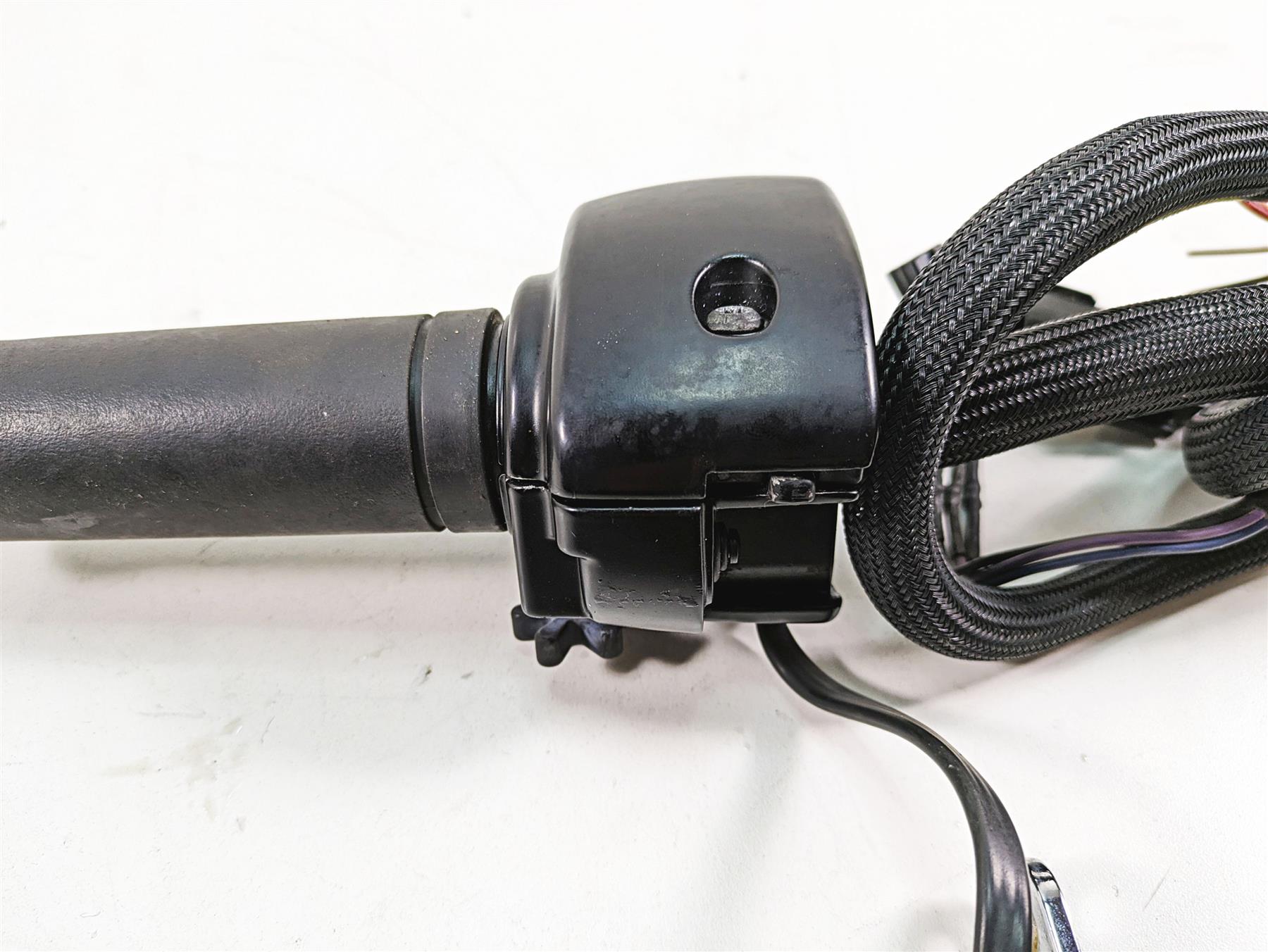 2009 Harley FXDF Dyna Fat Bob Right Hand Throttle Control Switch -Read 71684-06A {{ shop.shopifyCountryName }} - Mototech271