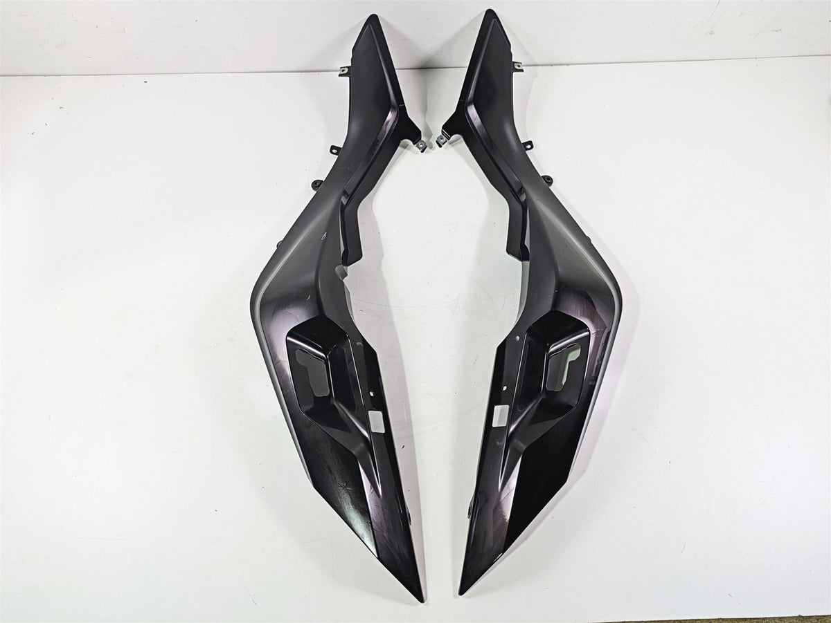 2016 BMW R1200RT K52 Tail Side Cover Fairing Set 46638533567 46638533568 {{ shop.shopifyCountryName }} - Mototech271