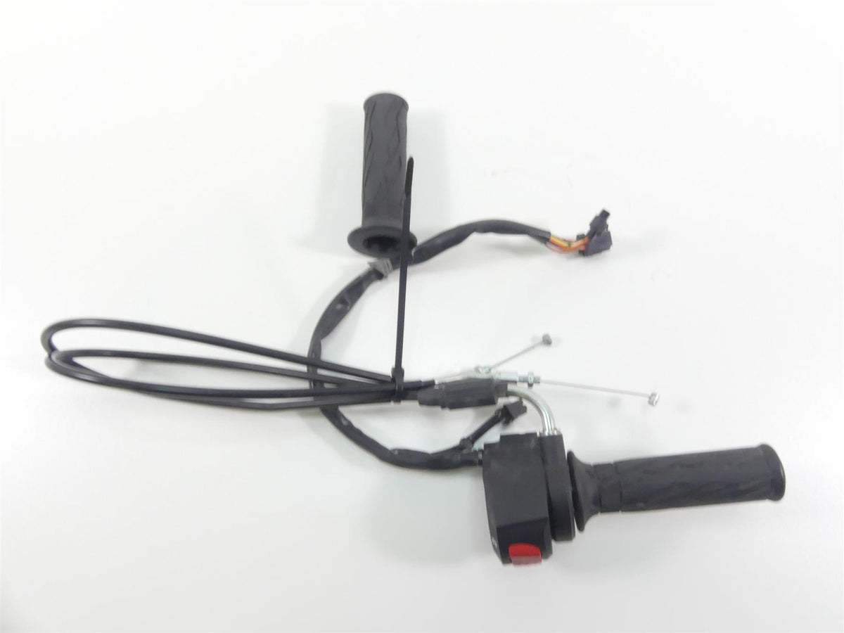 2022 Suzuki GSXR750 Right Hand Control Switch Throttle & Grips -Read 37200-47H30 {{ shop.shopifyCountryName }} - Mototech271