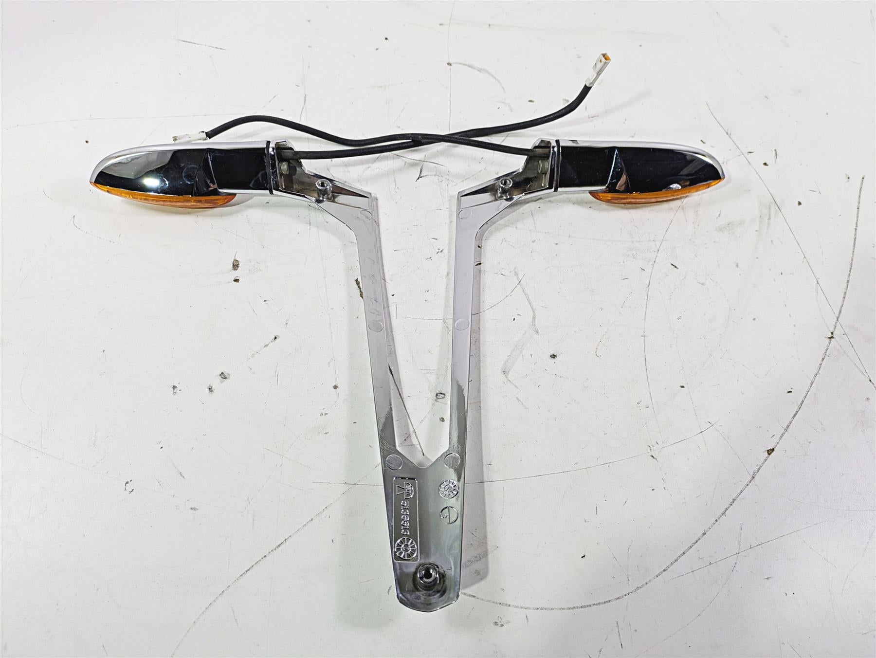 2012 Victory Cross Country Rear Turn Signal Blinker & Mount 5136613 {{ shop.shopifyCountryName }} - Mototech271