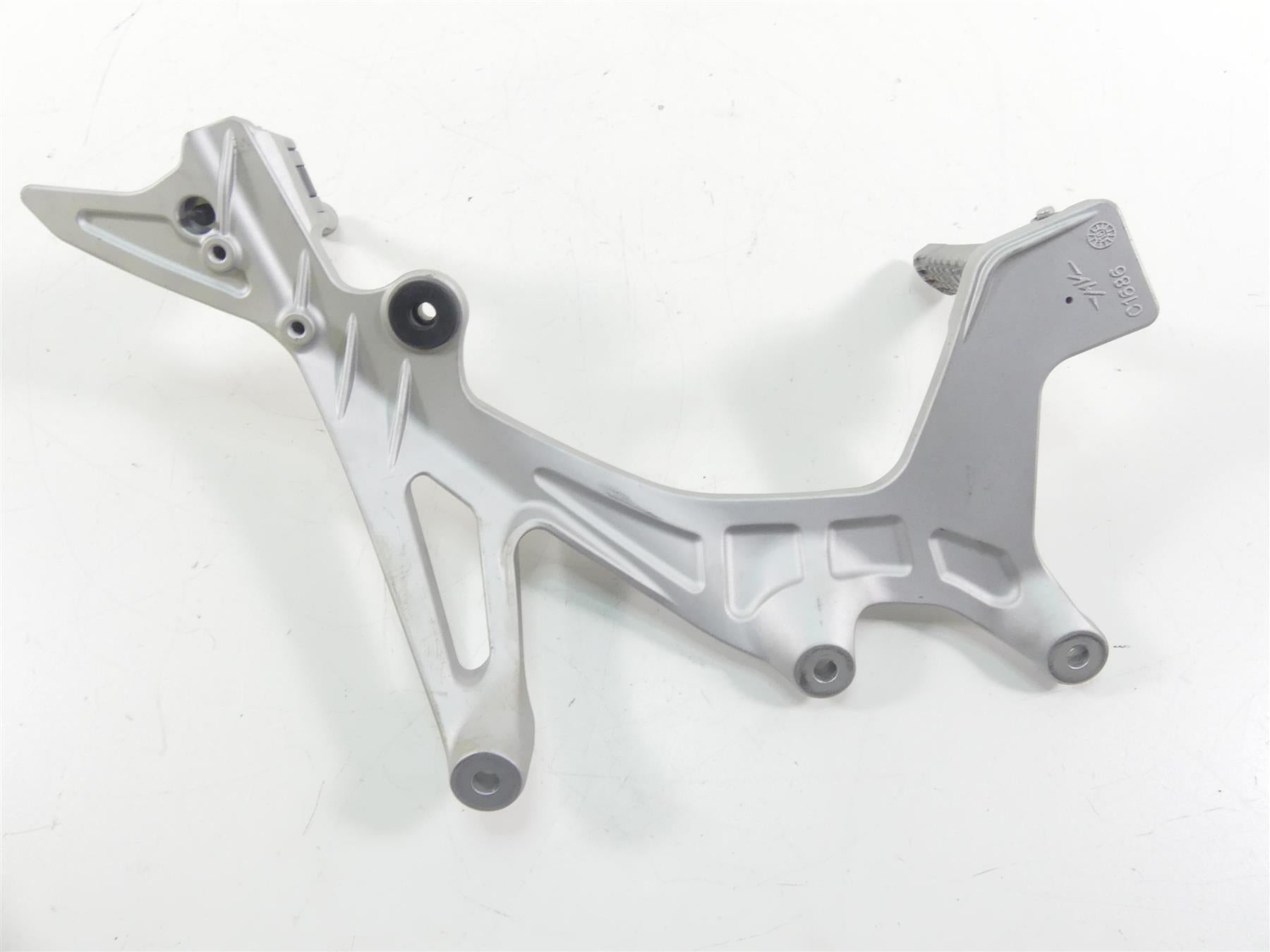 2018 Mv Agusta Brutale 800 RR Right Footpeg Foot Peg Mount Bracket Set 8AA0C1686 {{ shop.shopifyCountryName }} - Mototech271