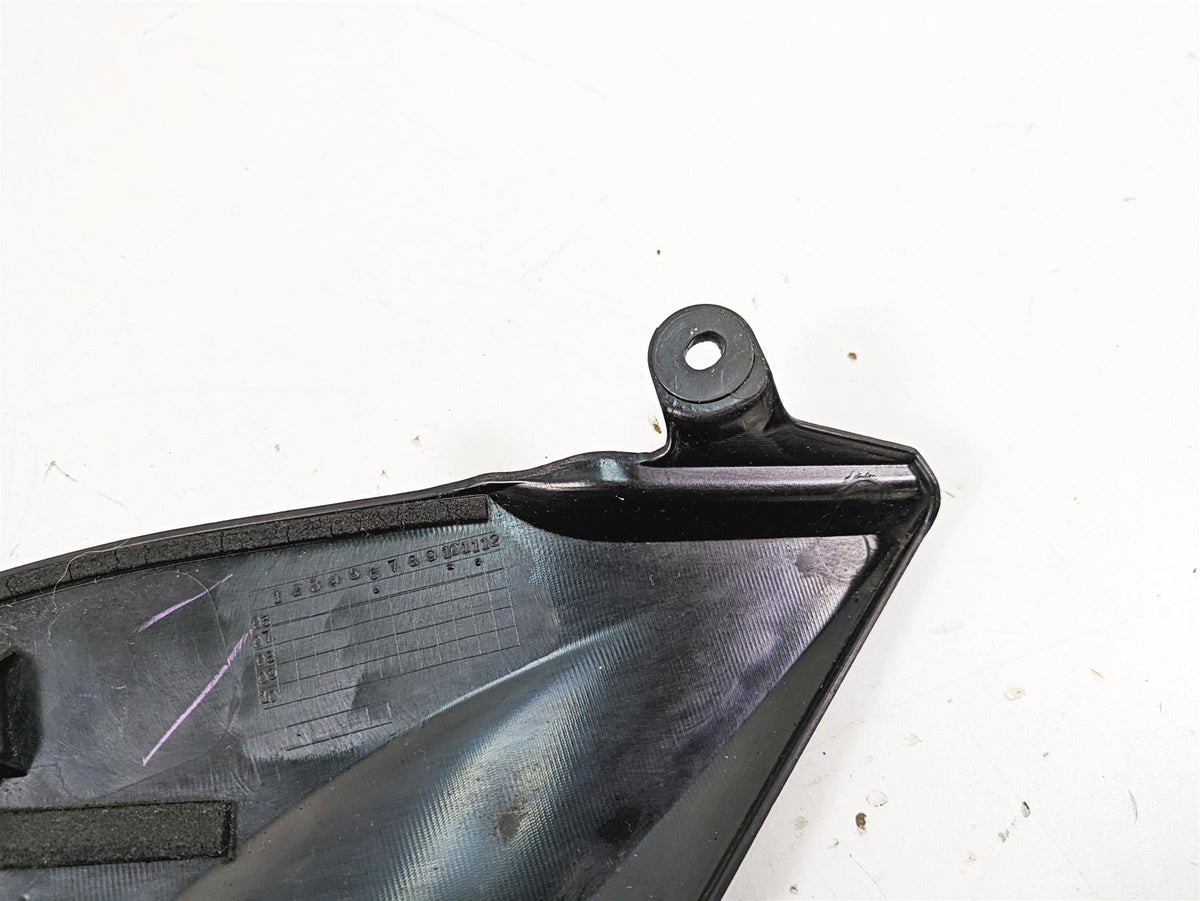 2007 Yamaha R1 YZFR1 Side Trim Infill under Tank Side Cover Fairing 4C8-24139-00 {{ shop.shopifyCountryName }} - Mototech271
