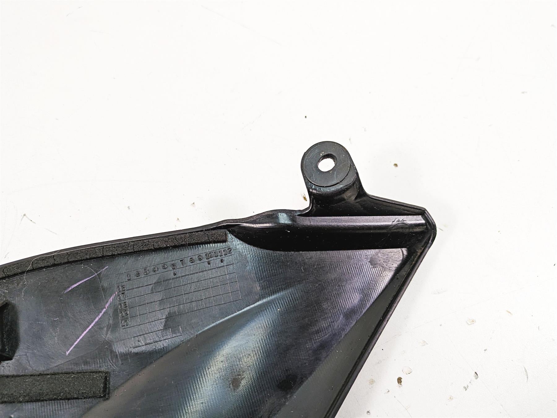 2007 Yamaha R1 YZFR1 Side Trim Infill under Tank Side Cover Fairing 4C8-24139-00 {{ shop.shopifyCountryName }} - Mototech271